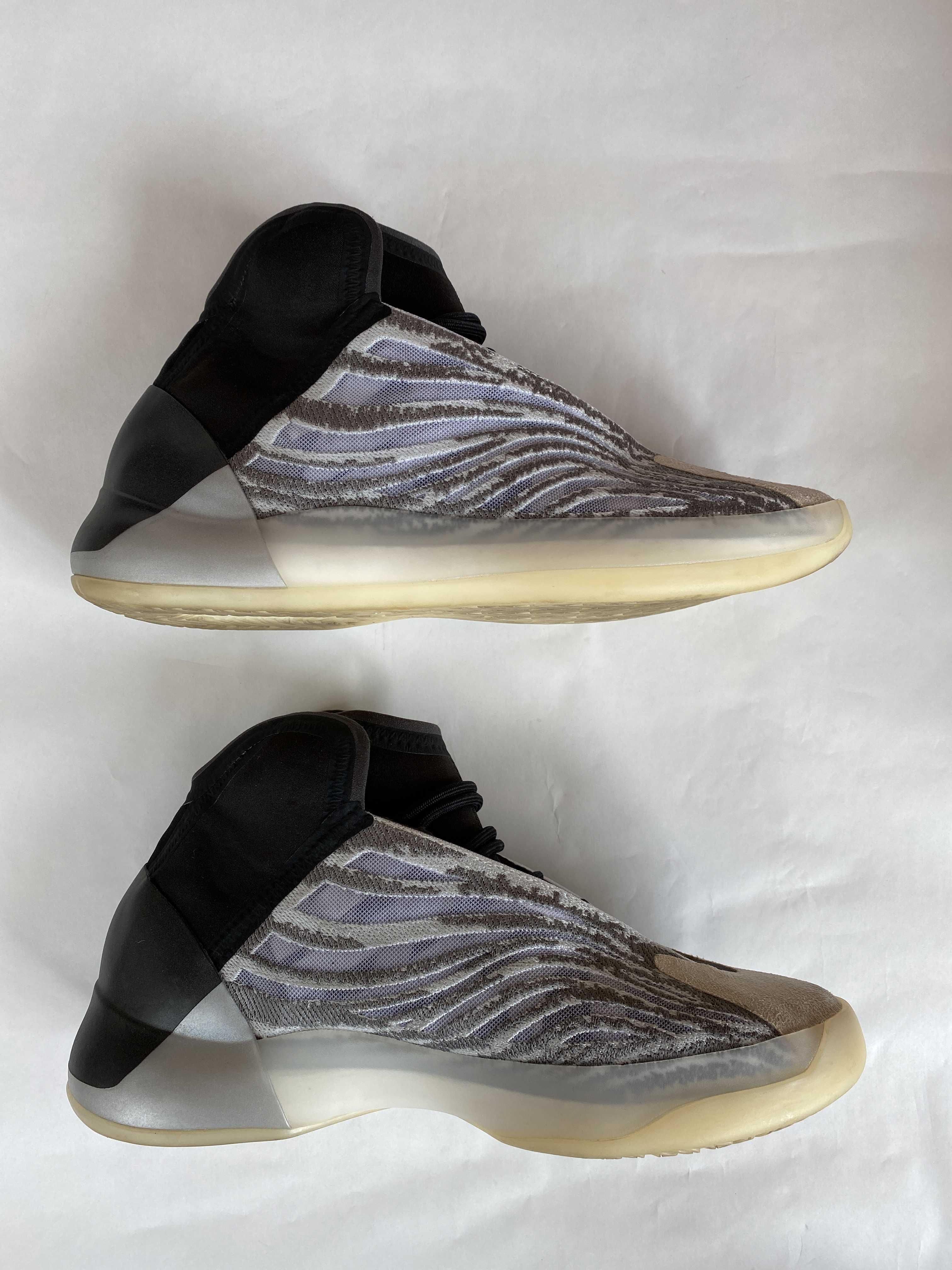 adidas YEEZY Quantum "QNTM"