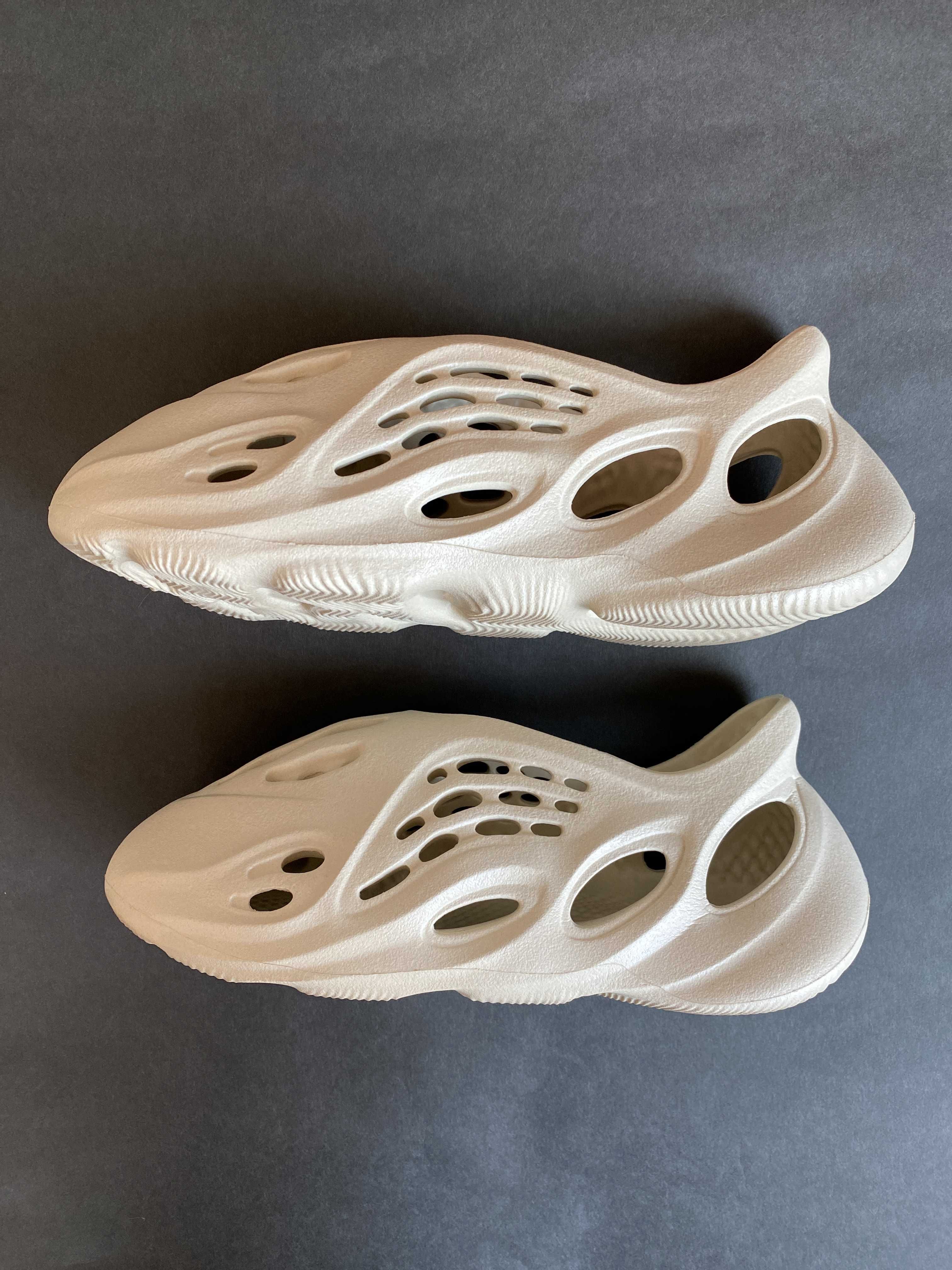 adidas YEEZY Foam Runner "Sand"