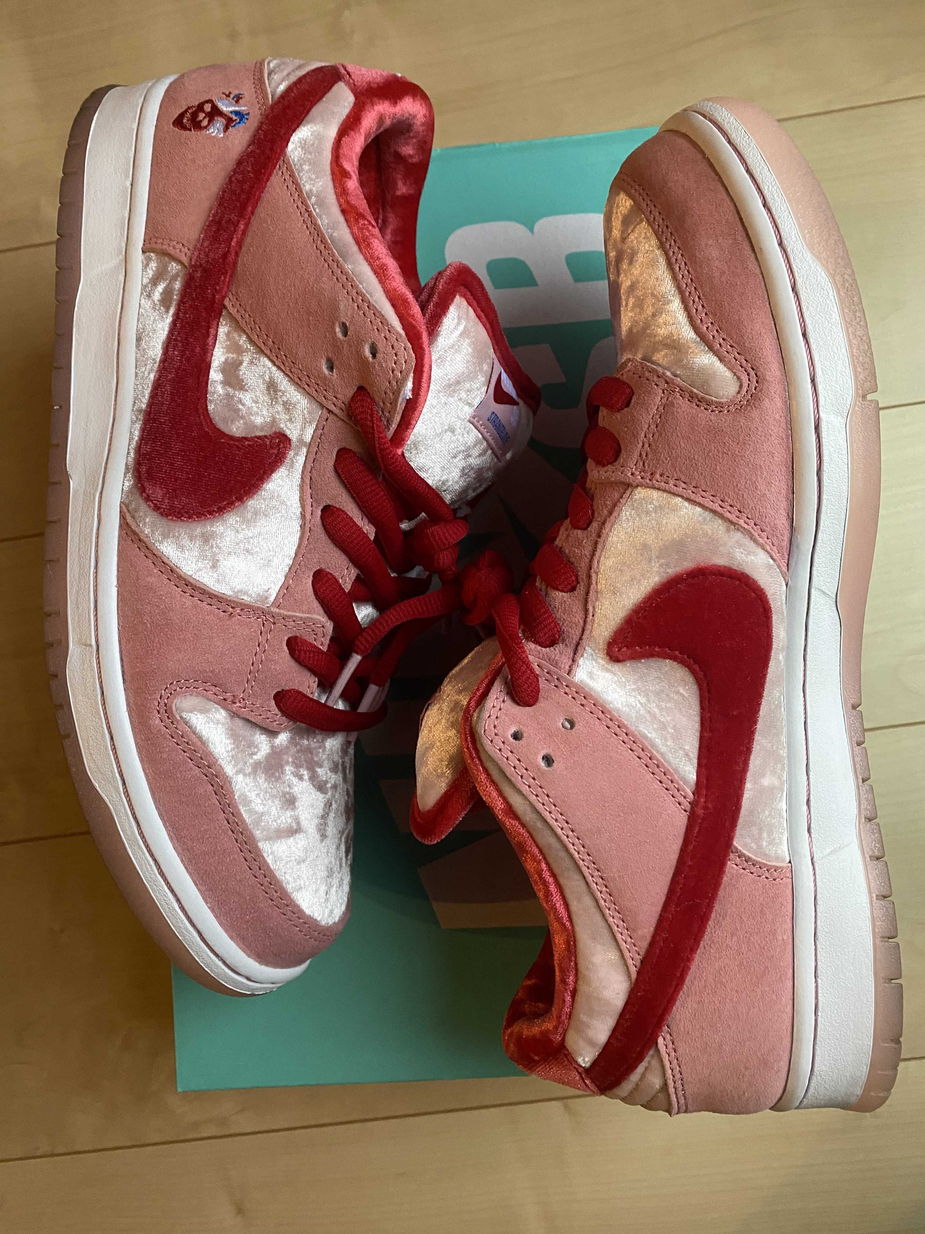 Strangelove × Nike SB Dunk Low "Valentine’s Day"