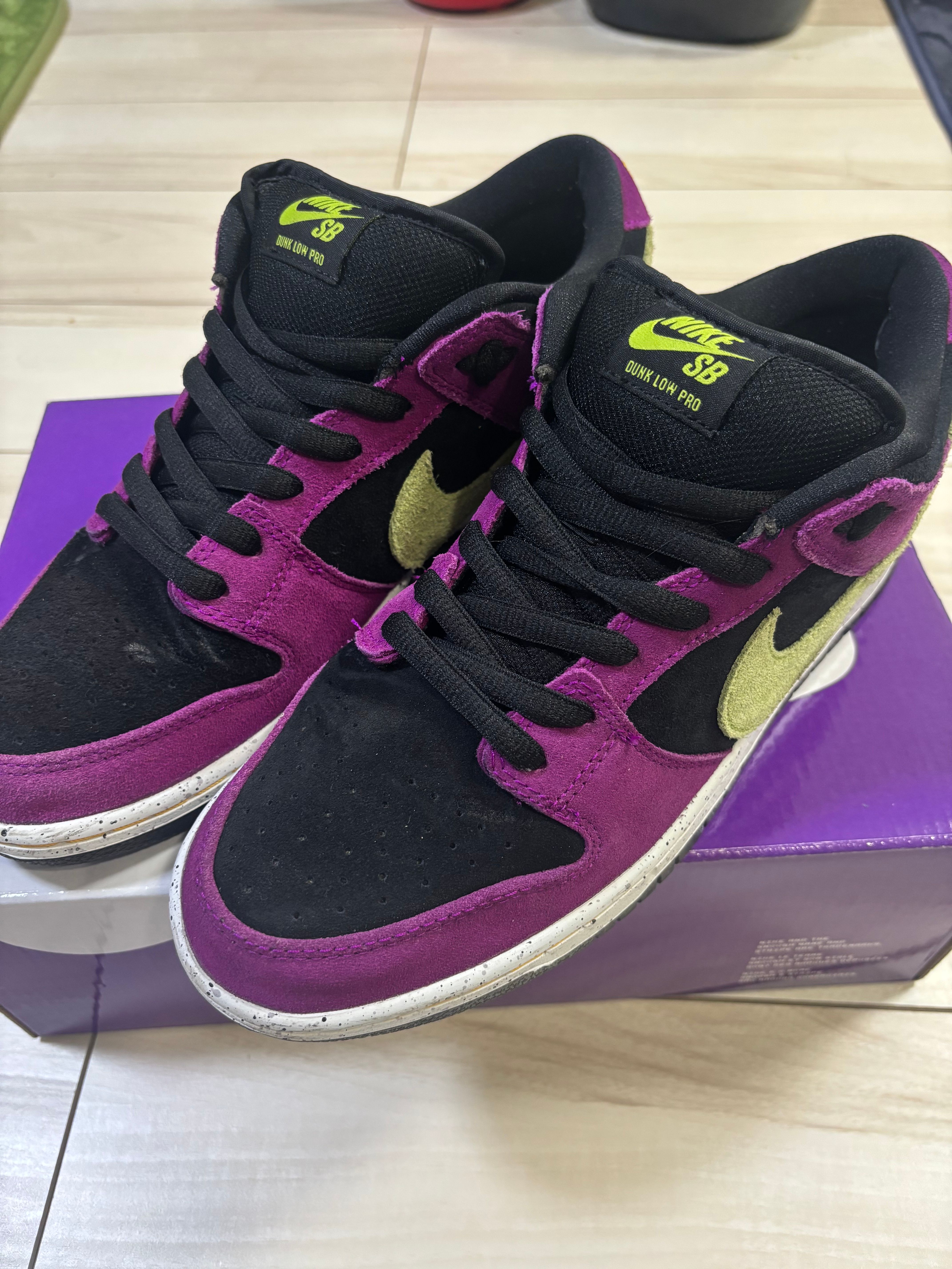 Nike SB Dunk Low "Red Plum"
