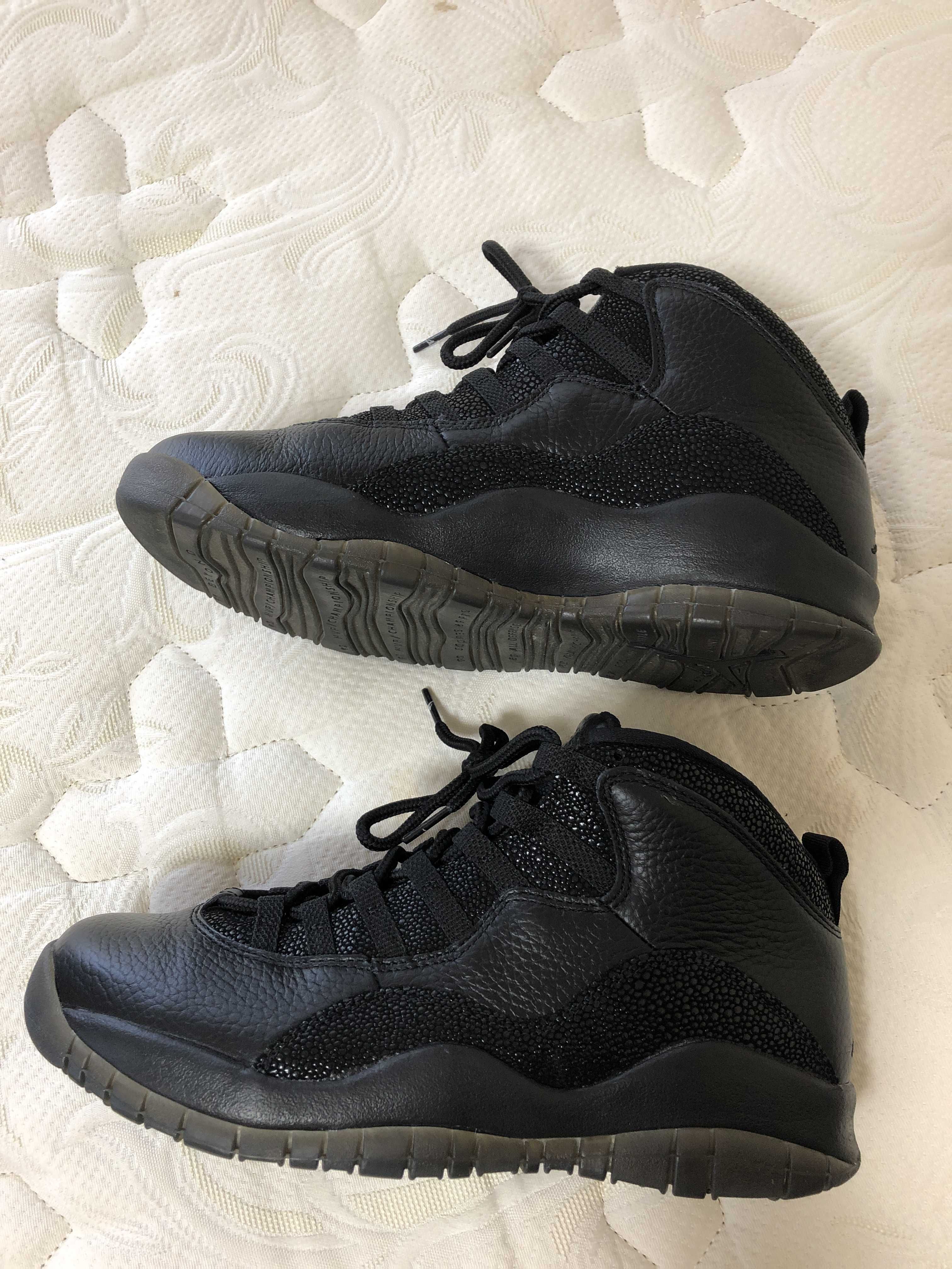 OVO × Nike Air Jordan 10 Retro Drake "Black/Metallic Gold" 