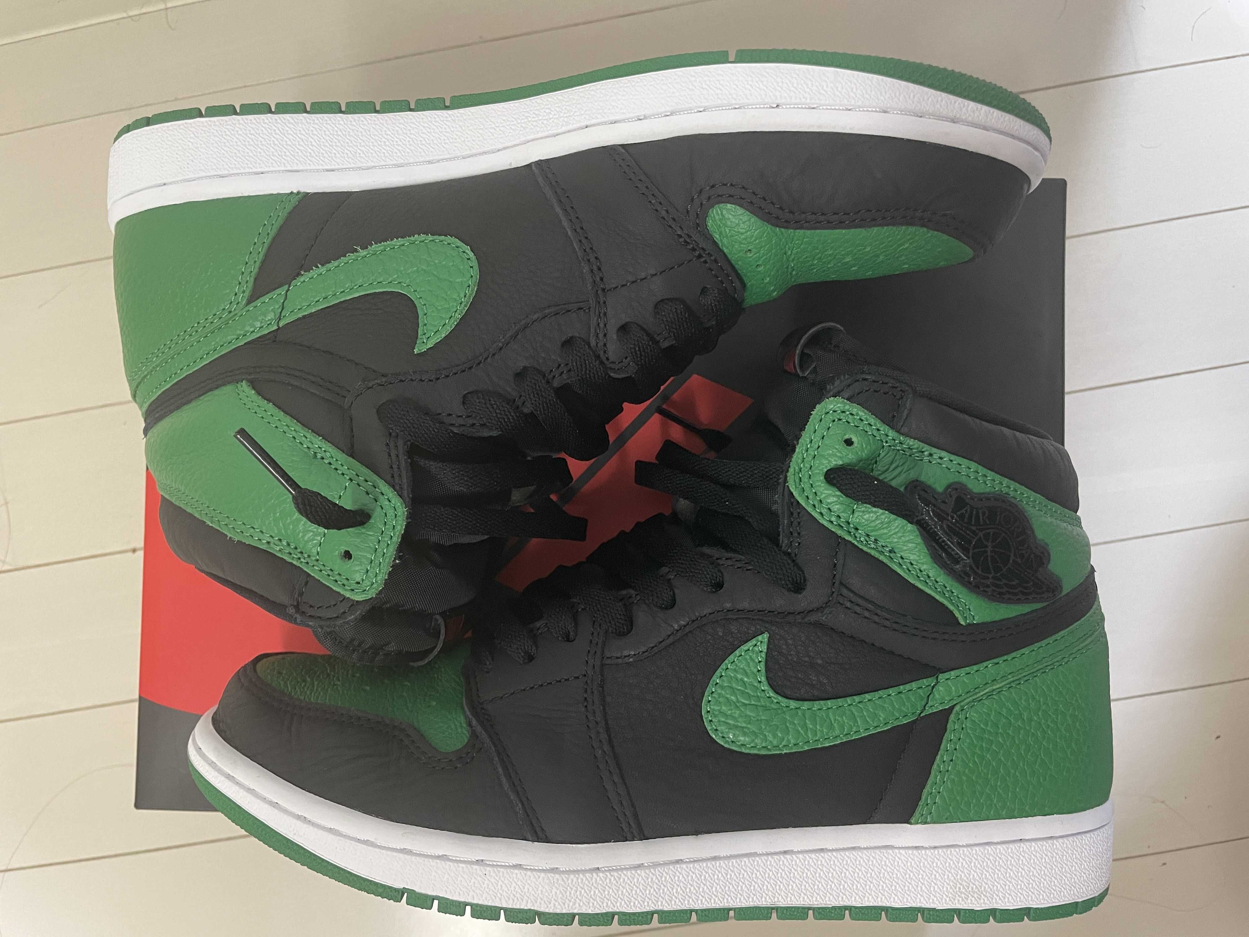 Nike Air Jordan 1 Retro High OG "Black/Pine Green" (2020)
