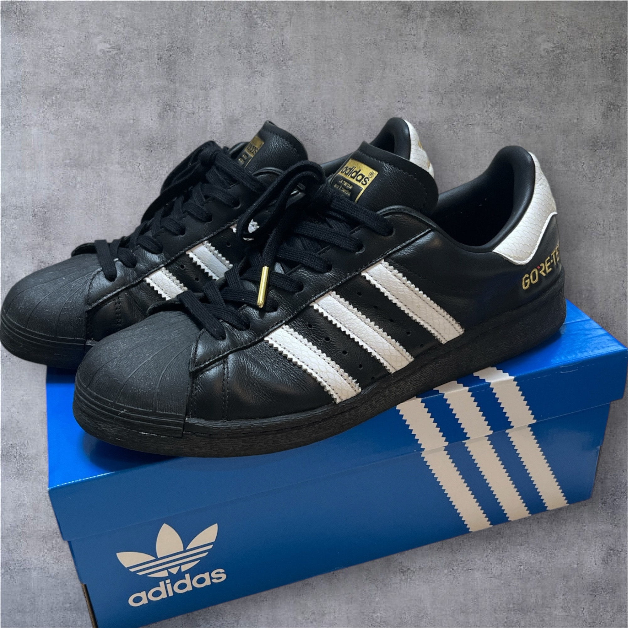 adidas Superstar 82 GORE-TEX "Core Black/Footwear White/Gold Metallic" (atmos Exclusive)