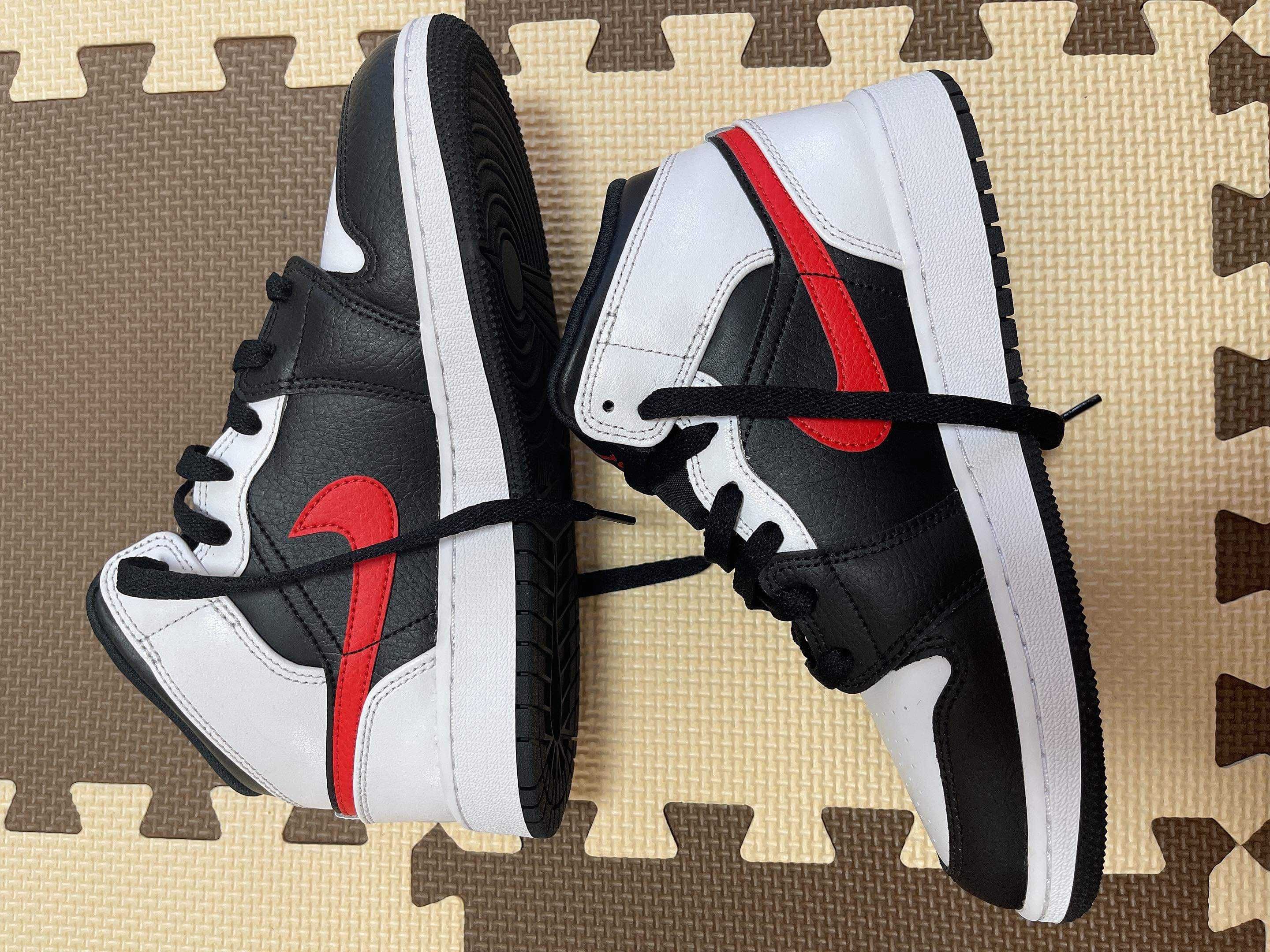 NIKE AIR JORDAN 1 MID GS "BLACK/CHILE RED/WHITE"