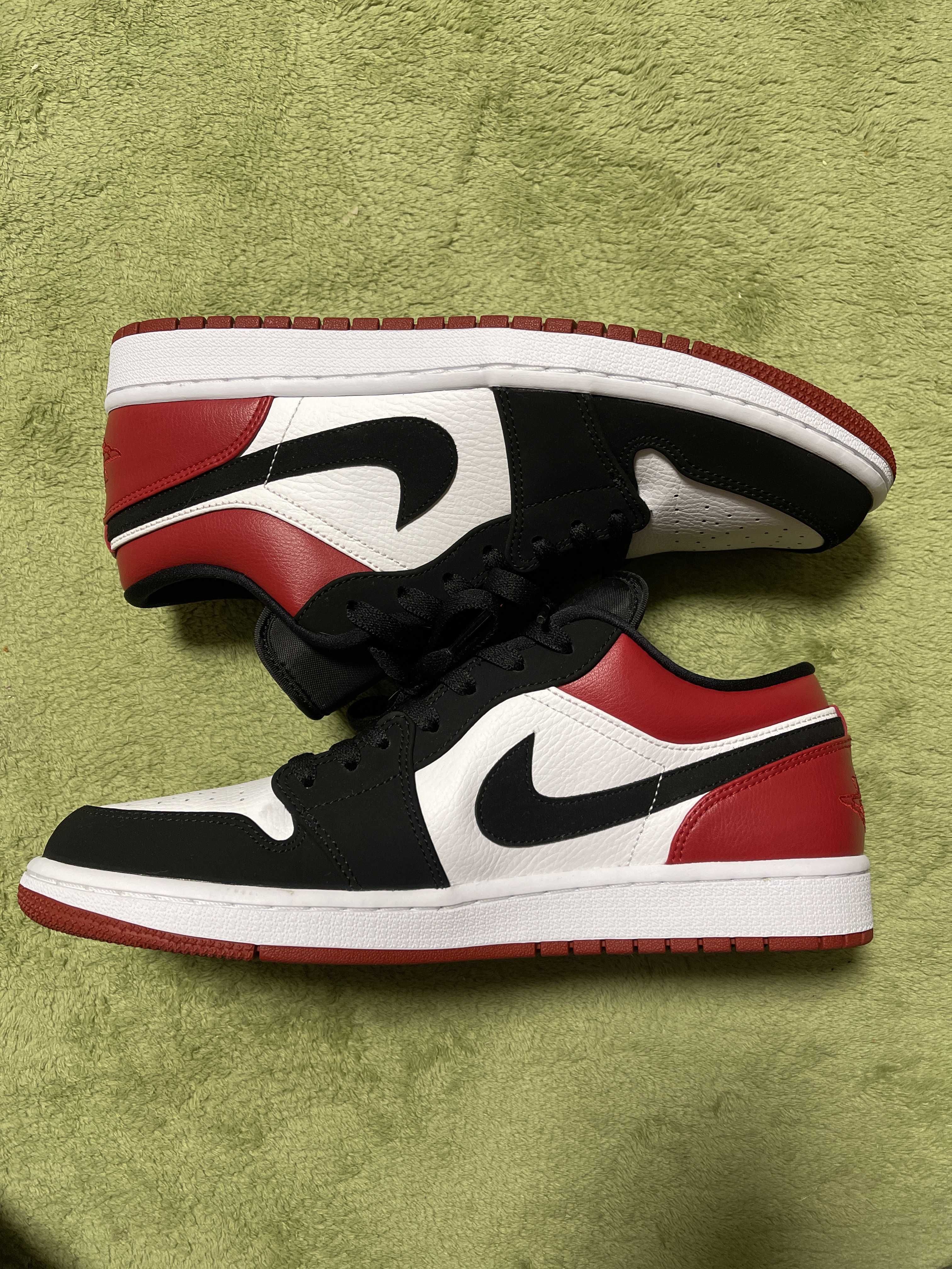 Nike Air Jordan 1 Low "Black Toe"