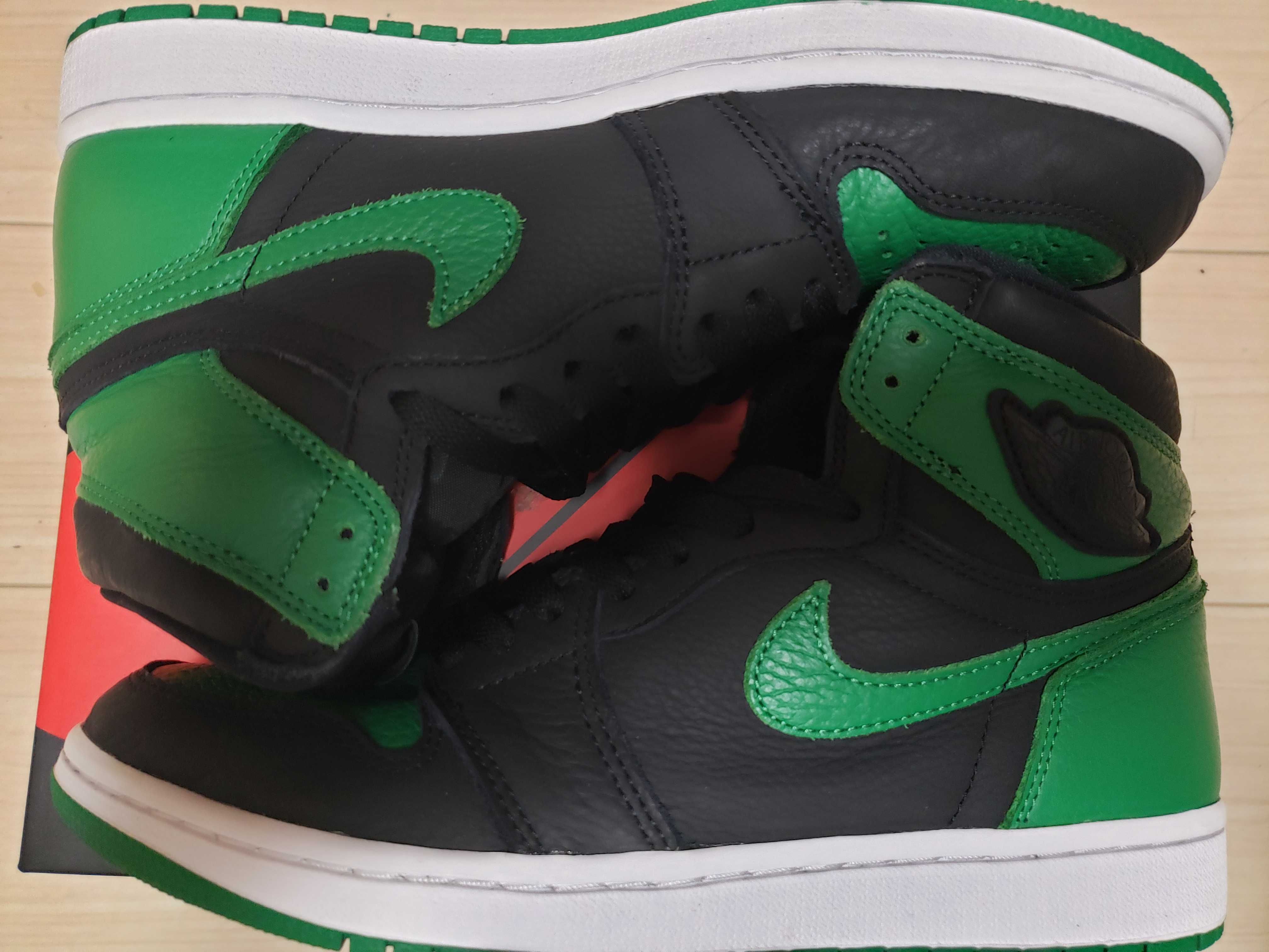 Nike Air Jordan 1 Retro High OG "Black/Pine Green" (2020)      