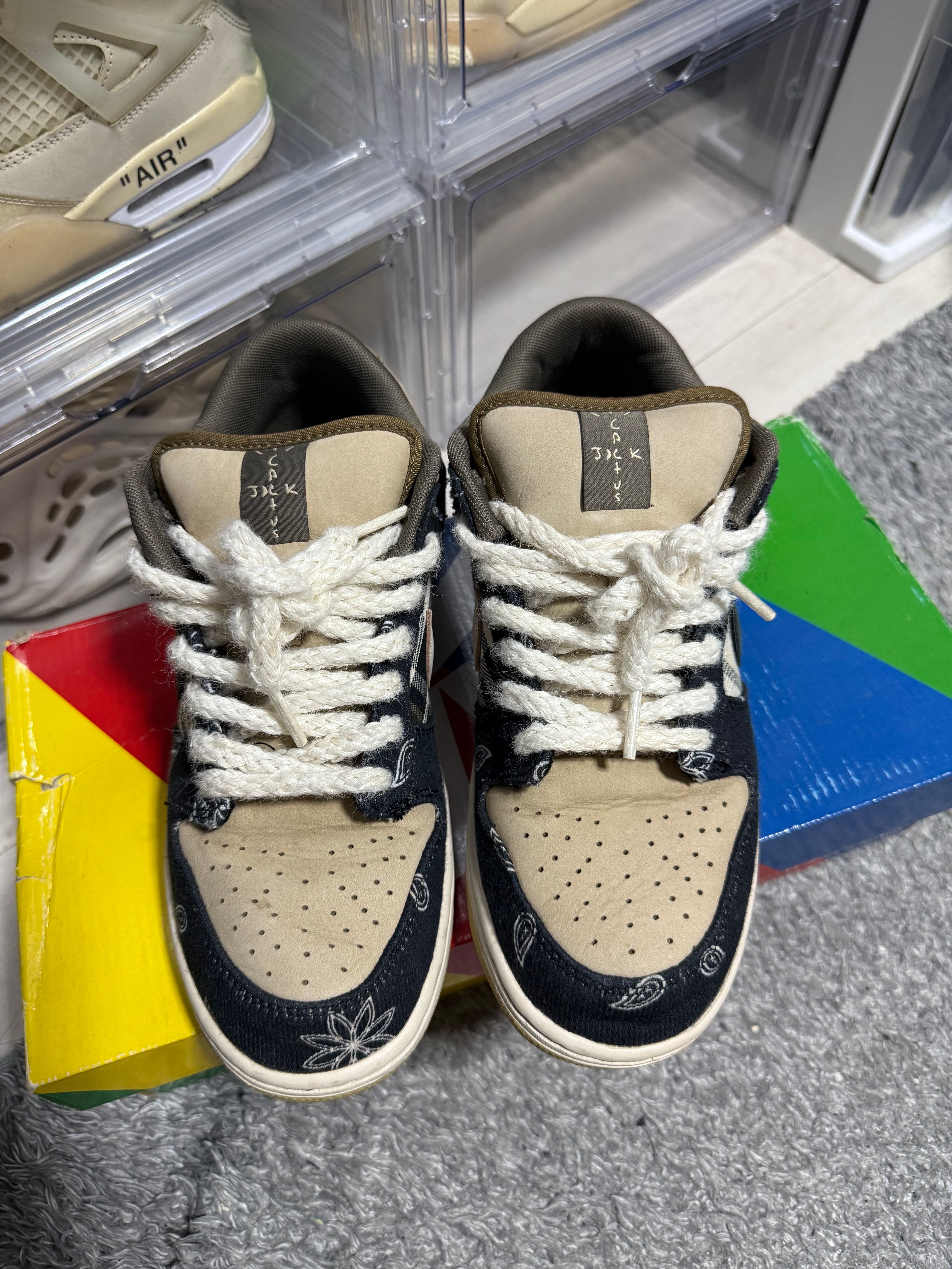 Travis Scott × Nike SB Dunk Low "Black/Parachute Beige"
