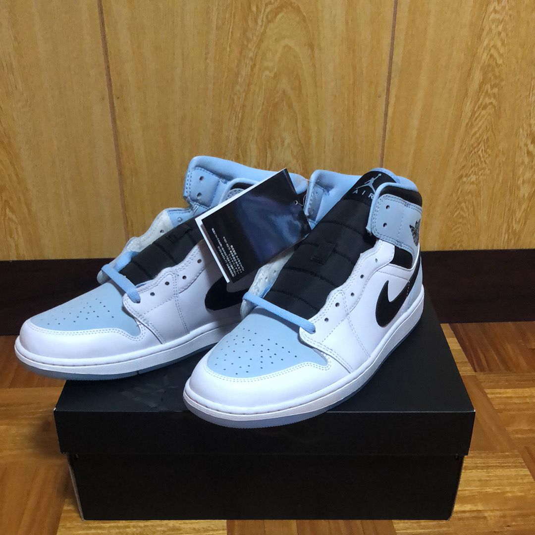 Nike Air Jordan 1 Mid "Ice Blue Nubuck"