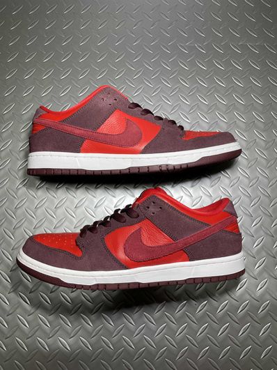 Nike SB Dunk Low "Cherry"