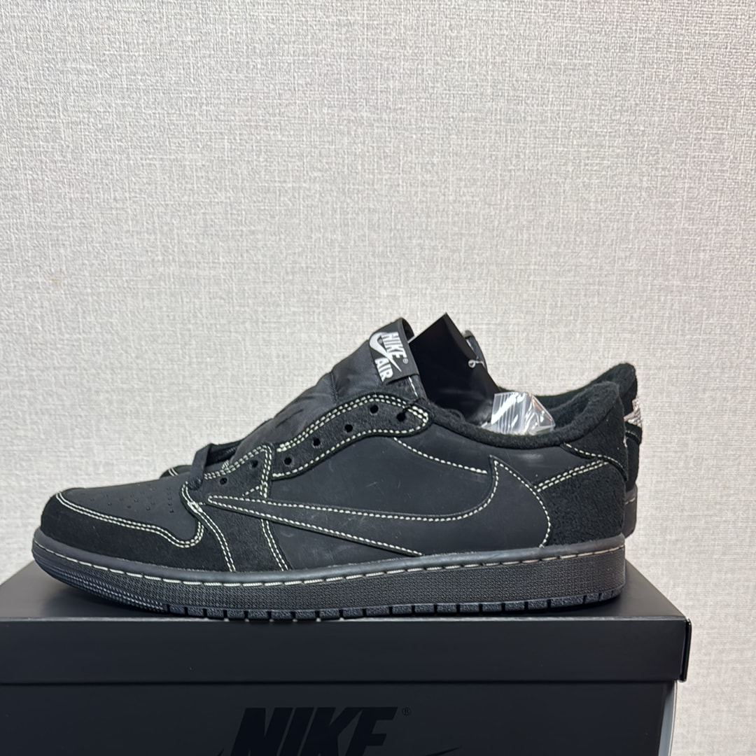 トラヴィススコット × ナイキ エアジョーダン1 ロー OG SP "ブラック ファントム"