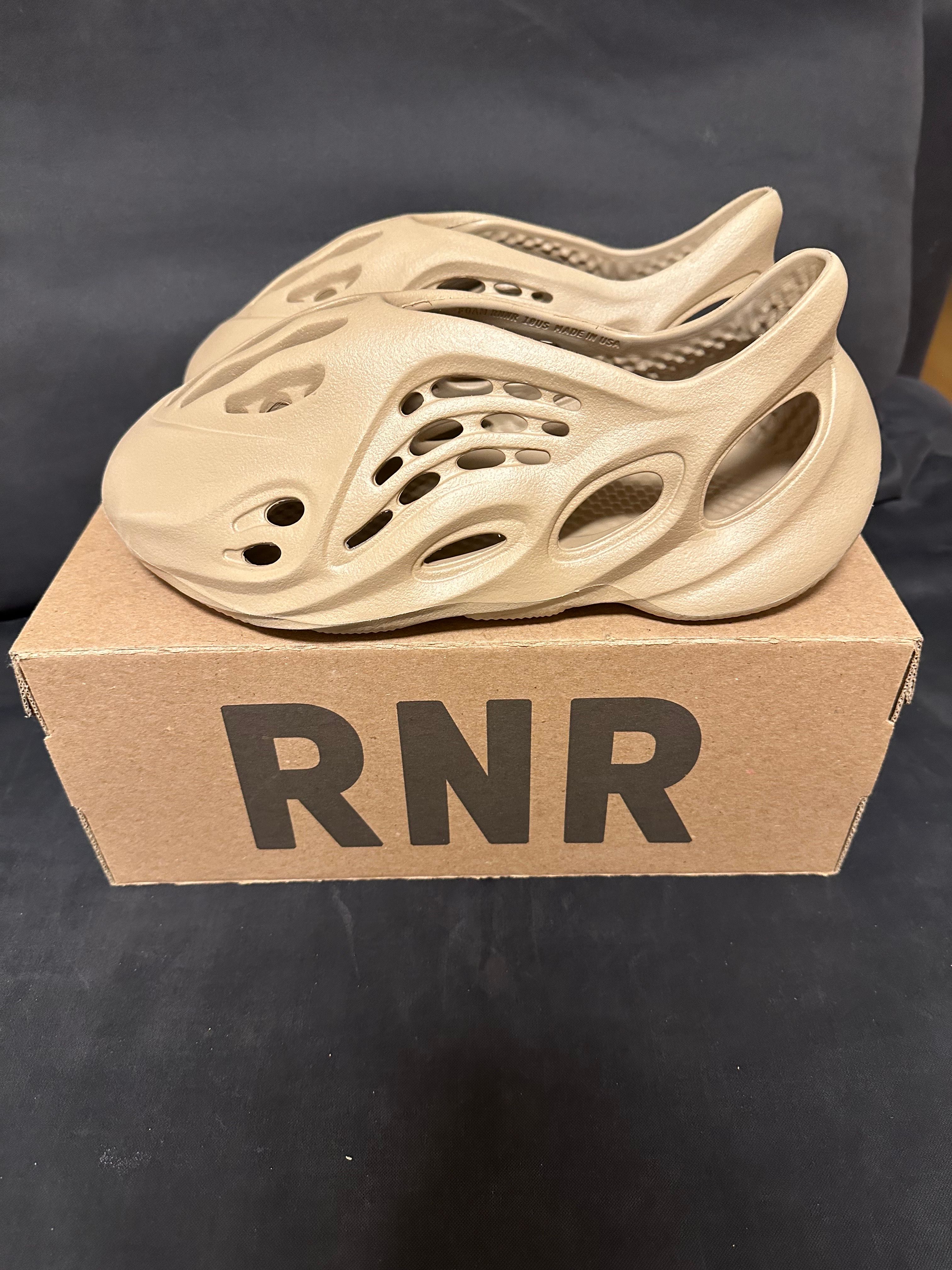 adidas YEEZY Foam Runner "Mist"