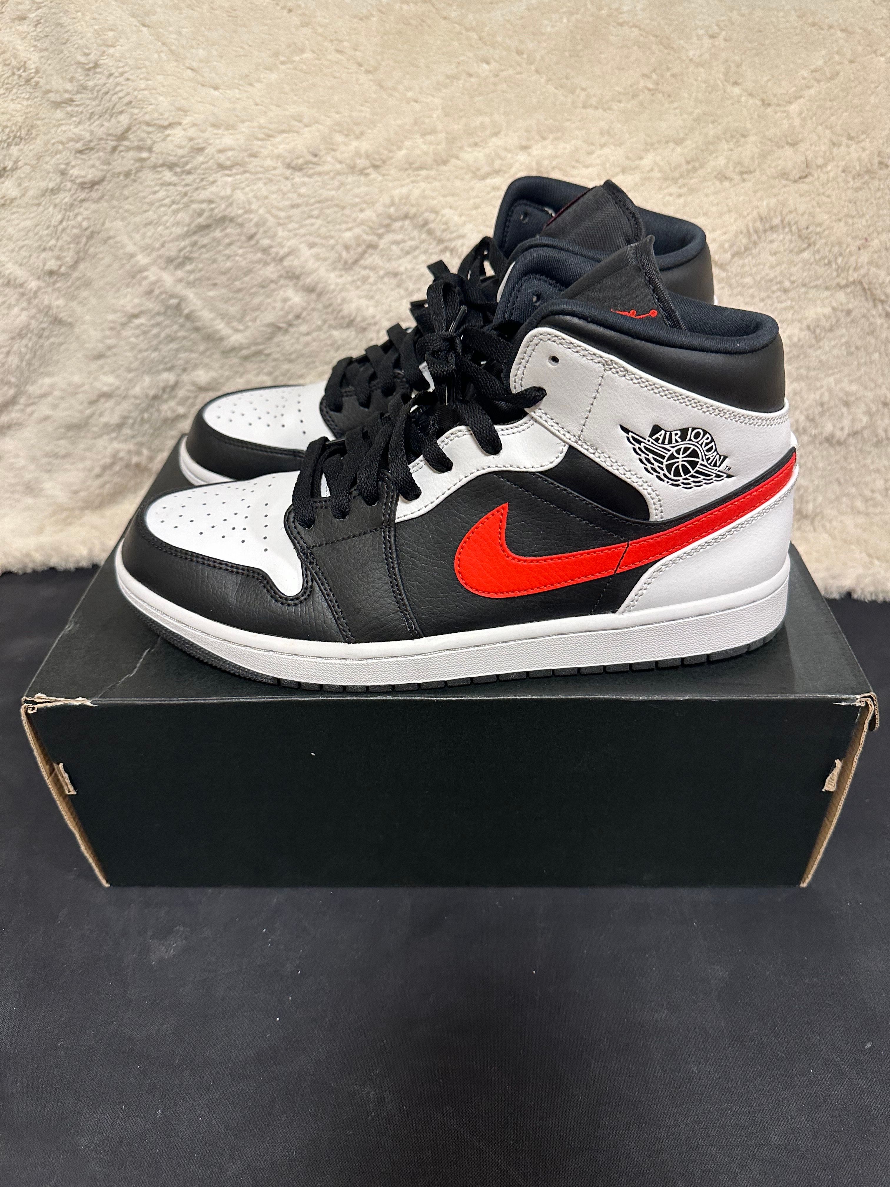 NIKE AIR JORDAN 1 MID "BLACK/CHILE RED/WHITE"