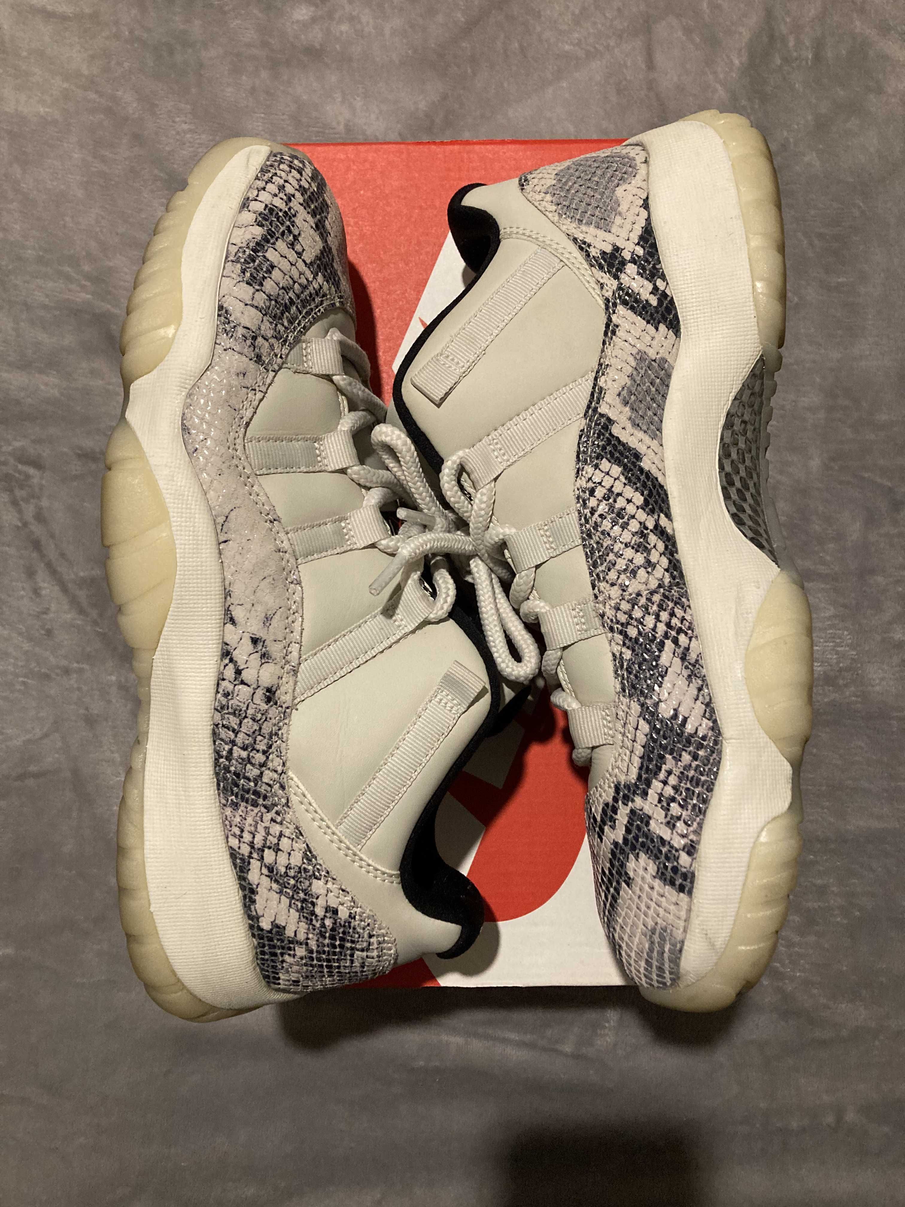 Nike Air Jordan 11 Low Snakeskin "Light Bone/University Red/Sail/Black"