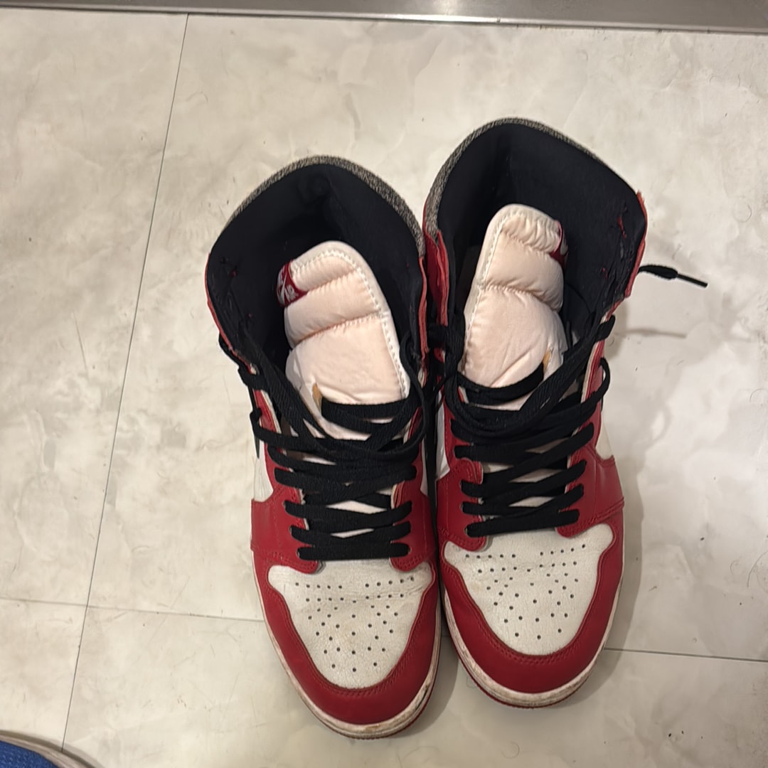 Nike Air Jordan 1 High OG "Lost & Found/Chicago"