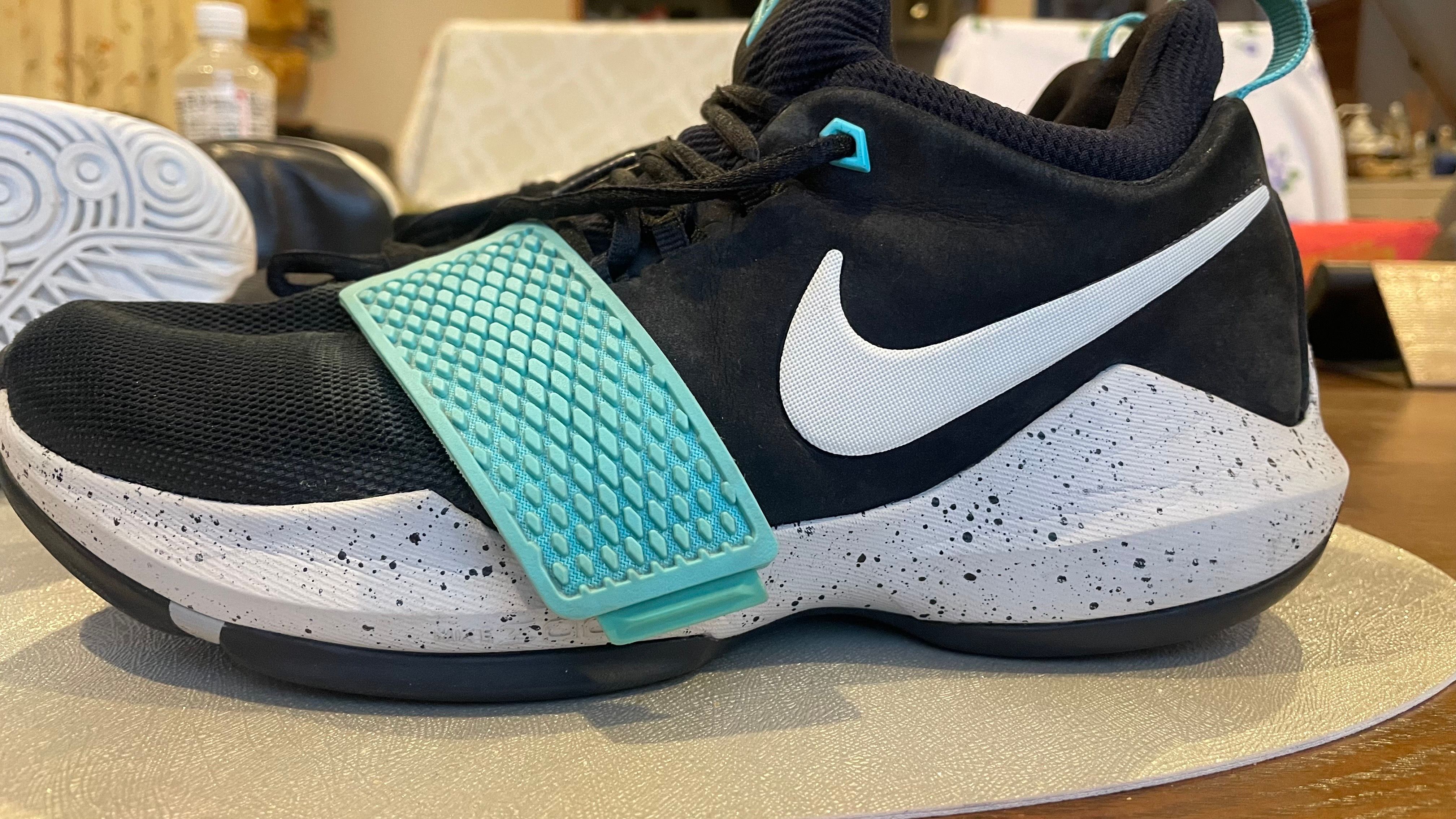 ナイキ ポール・ジョージ 1 "ライトアクア"