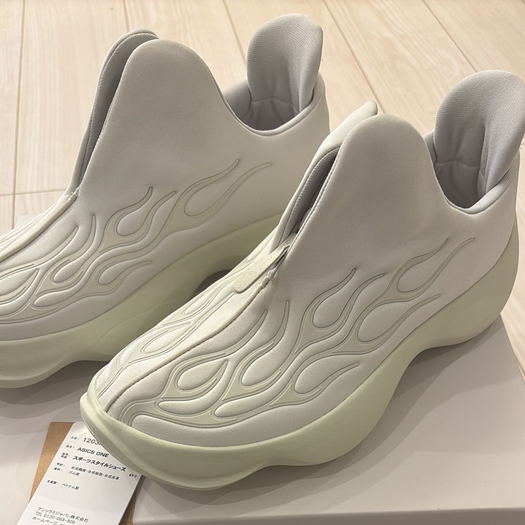 アシックス ワン "ホワイト/ホワイト" / ONE OK ROCK / ワンオクロック / Taka着用モデル