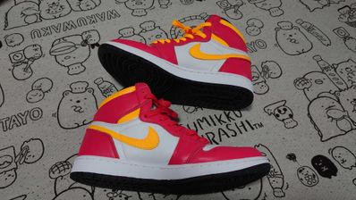 Nike Air Jordan 1 High OG "Light Fusion Red"