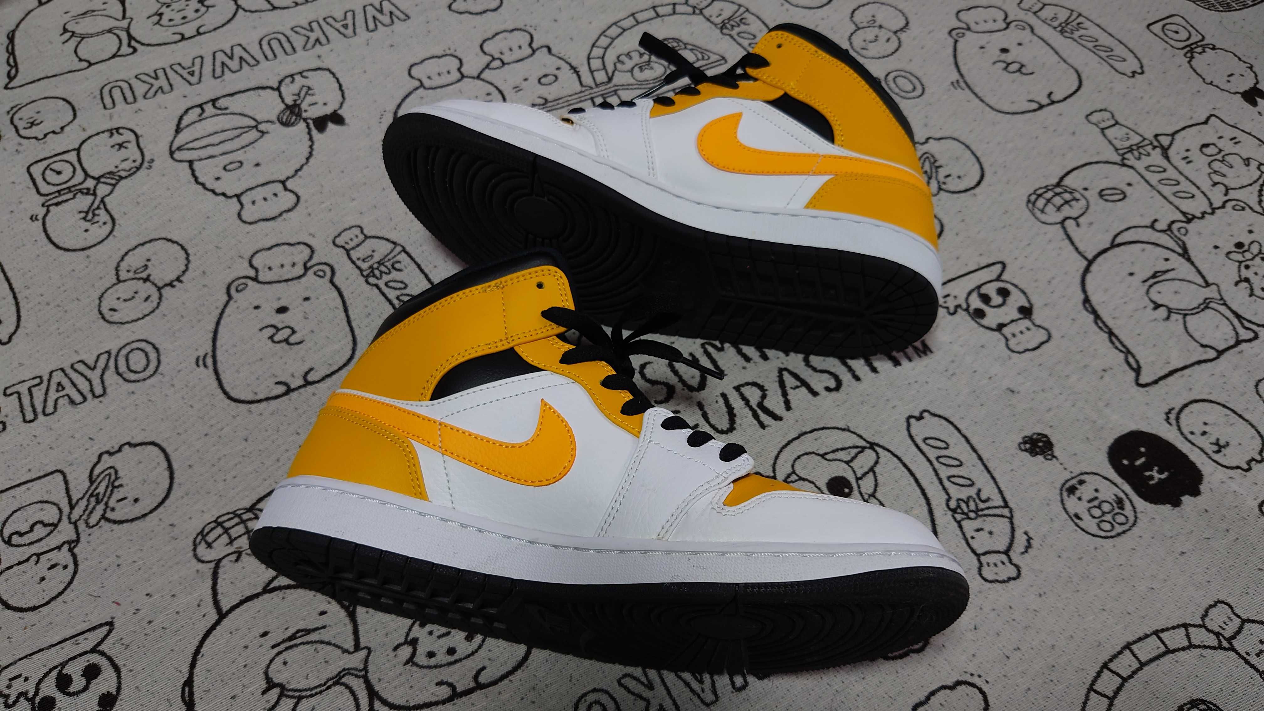 Nike Air Jordan 1 Mid "University Gold"  