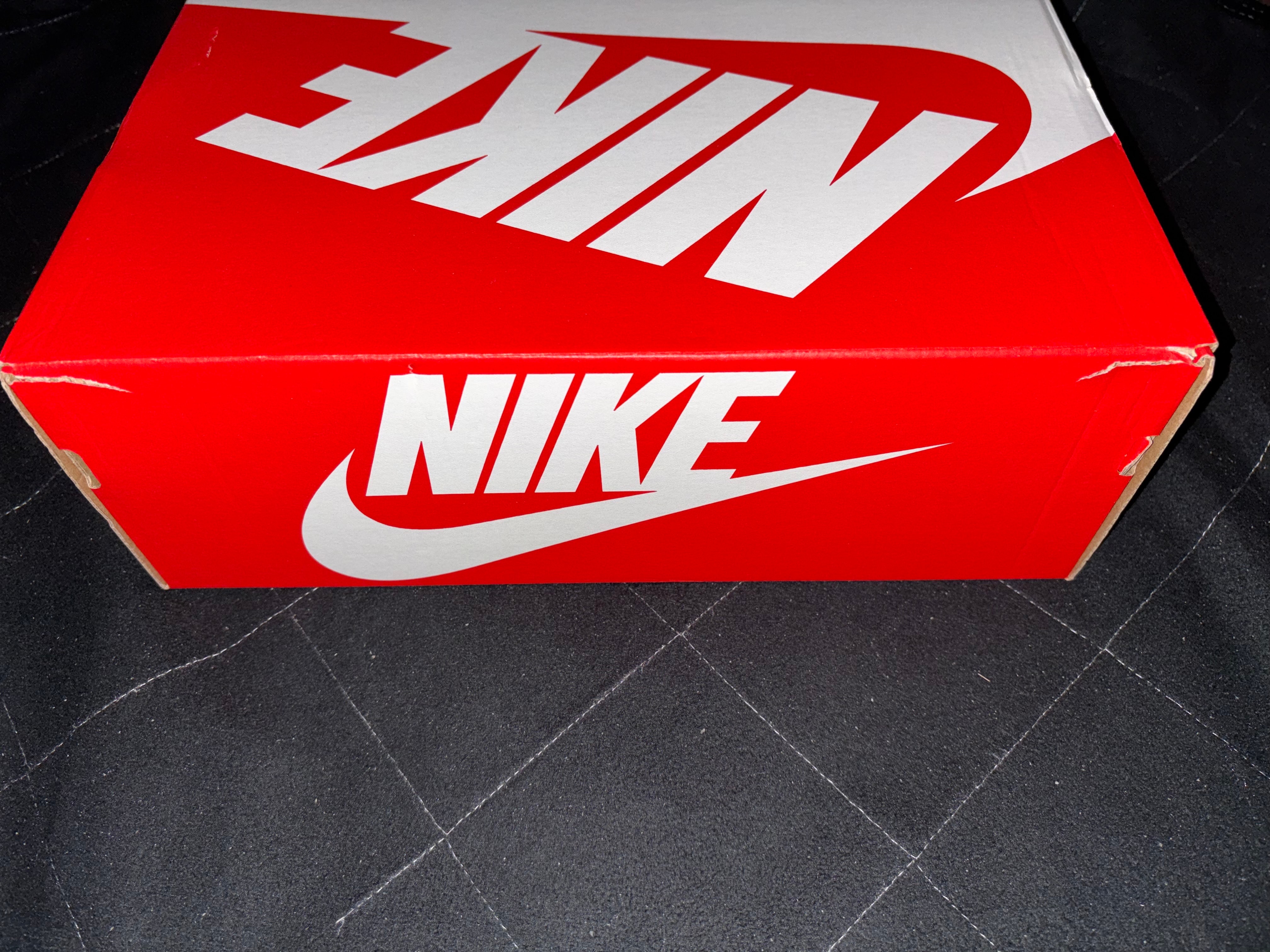 Nike Women's Air Max 90 LV8 "Summit White/Black/Wolf Grey/Smoke Grey"