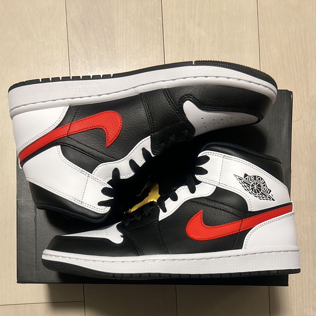 NIKE AIR JORDAN 1 MID "BLACK/CHILE RED/WHITE"