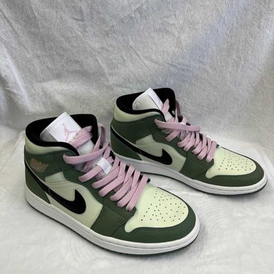 NIKE Women's AIR JORDAN 1 MID SE "DUTCH GREEN"