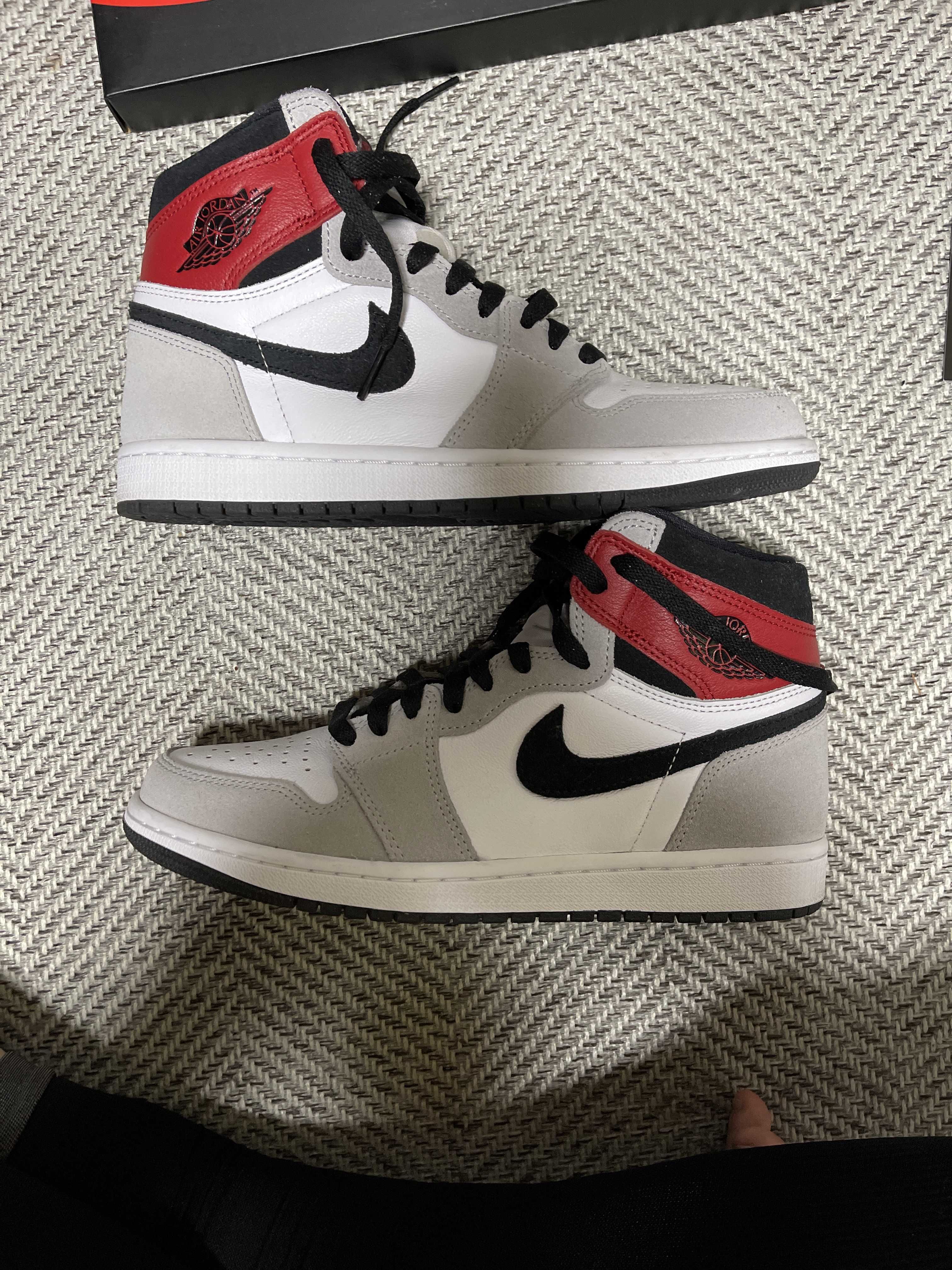 Nike Air Jordan 1 High OG "White/Black/Light Smoke Grey"