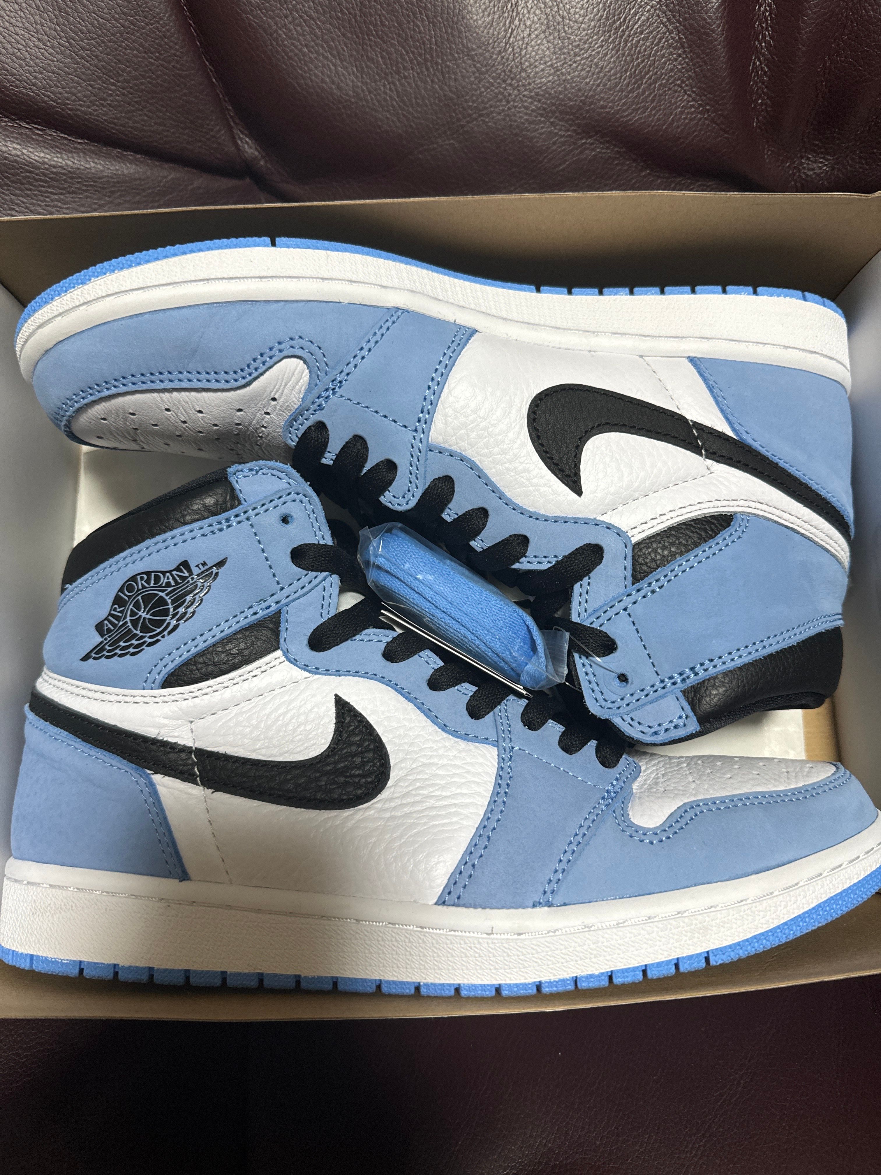 Nike Air Jordan 1 High OG "University Blue"