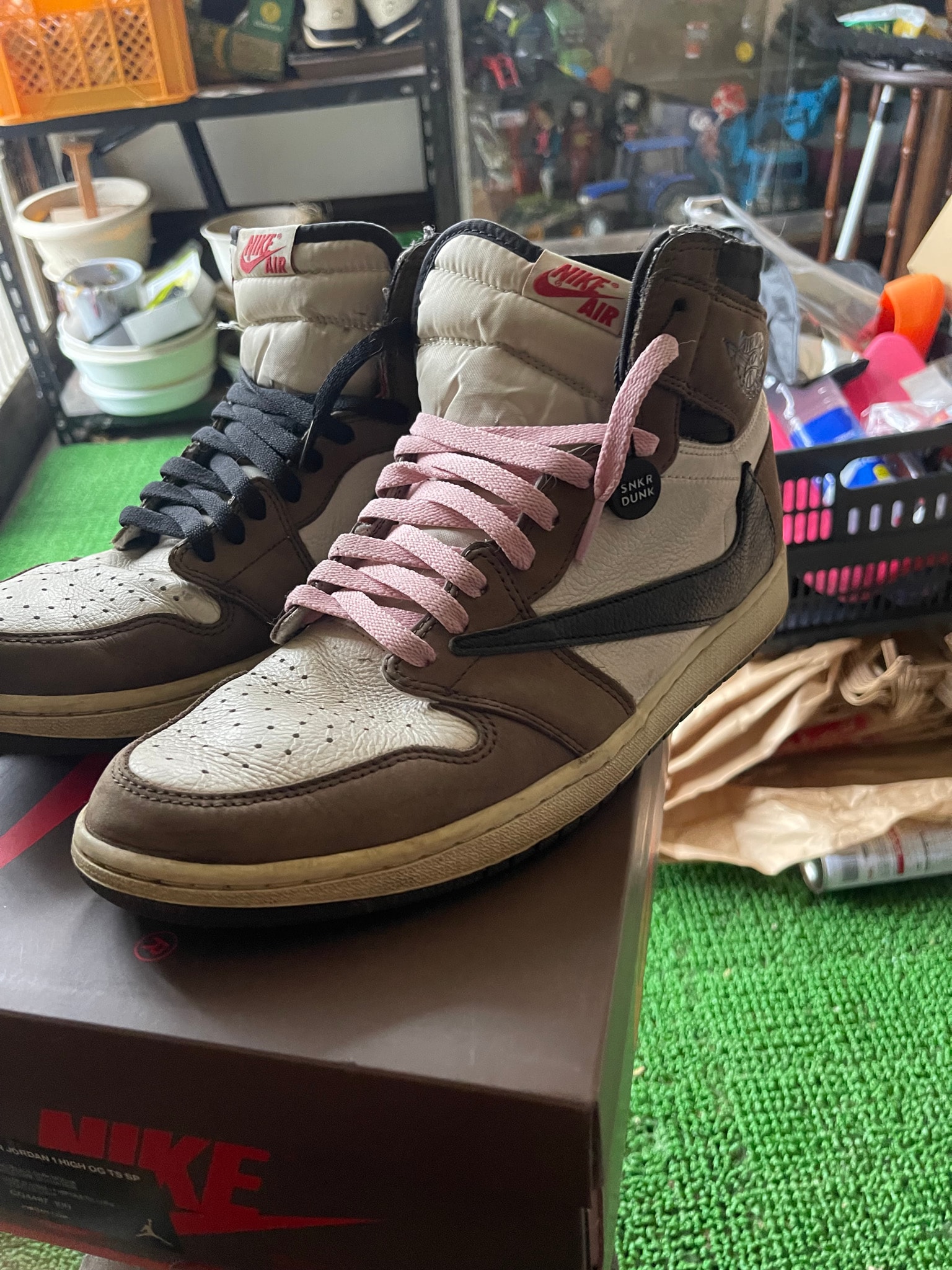 Travis Scott × Nike Air Jordan 1 Retro High OG TS SP "Sail/Dark Mocha"