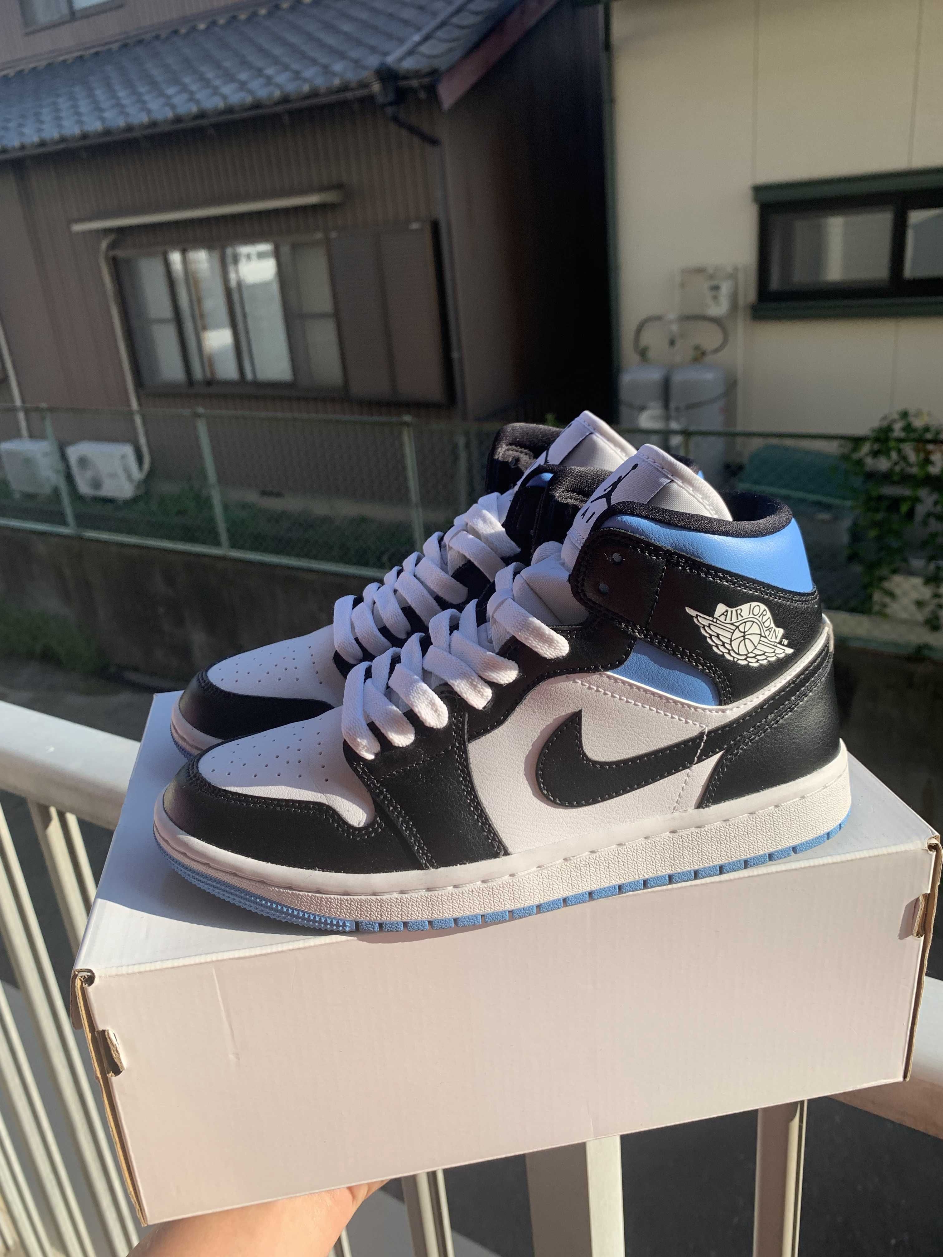 Nike Women's Air Jordan 1 Mid "Black/University Blue"