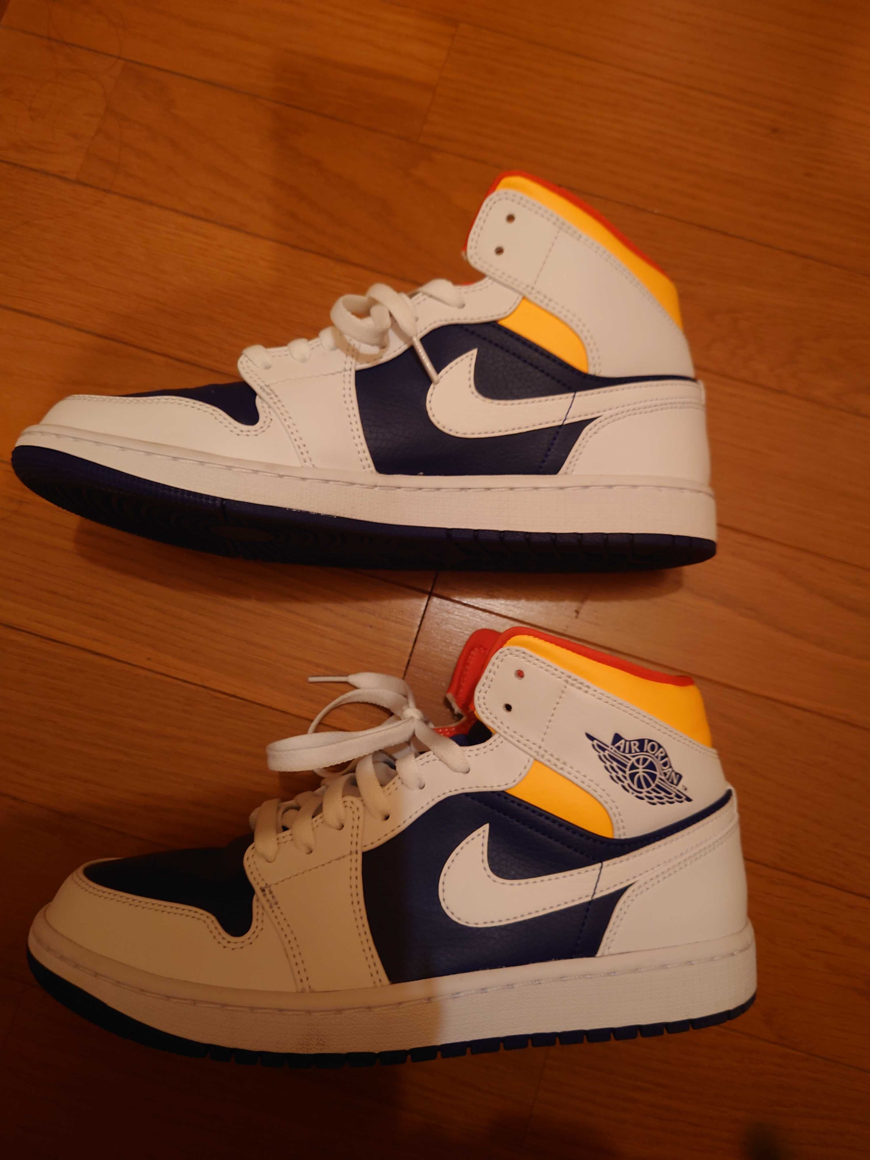 NIKE AIR JORDAN 1 MID "WHITE/NAVY/YELLOW"