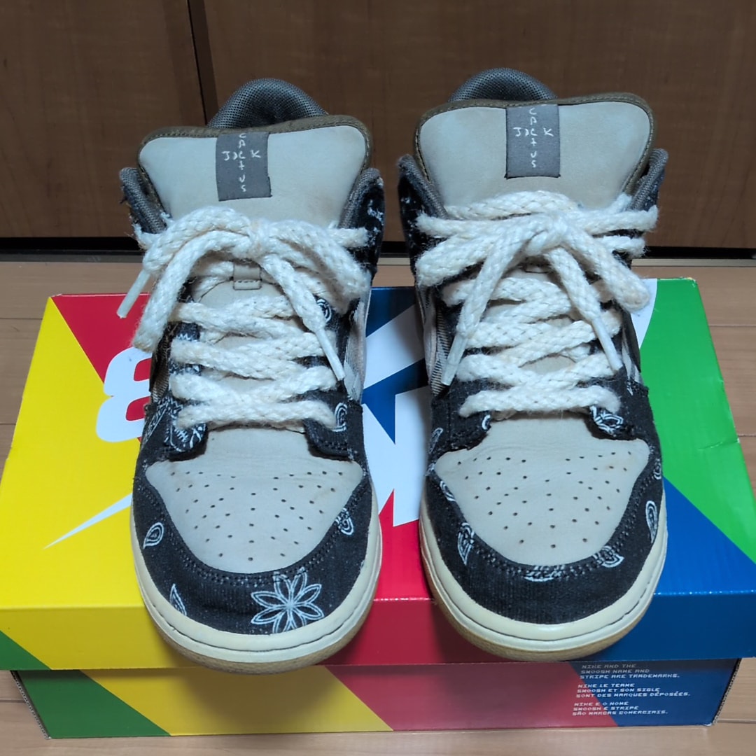 Travis Scott × Nike SB Dunk Low "Black/Parachute Beige"