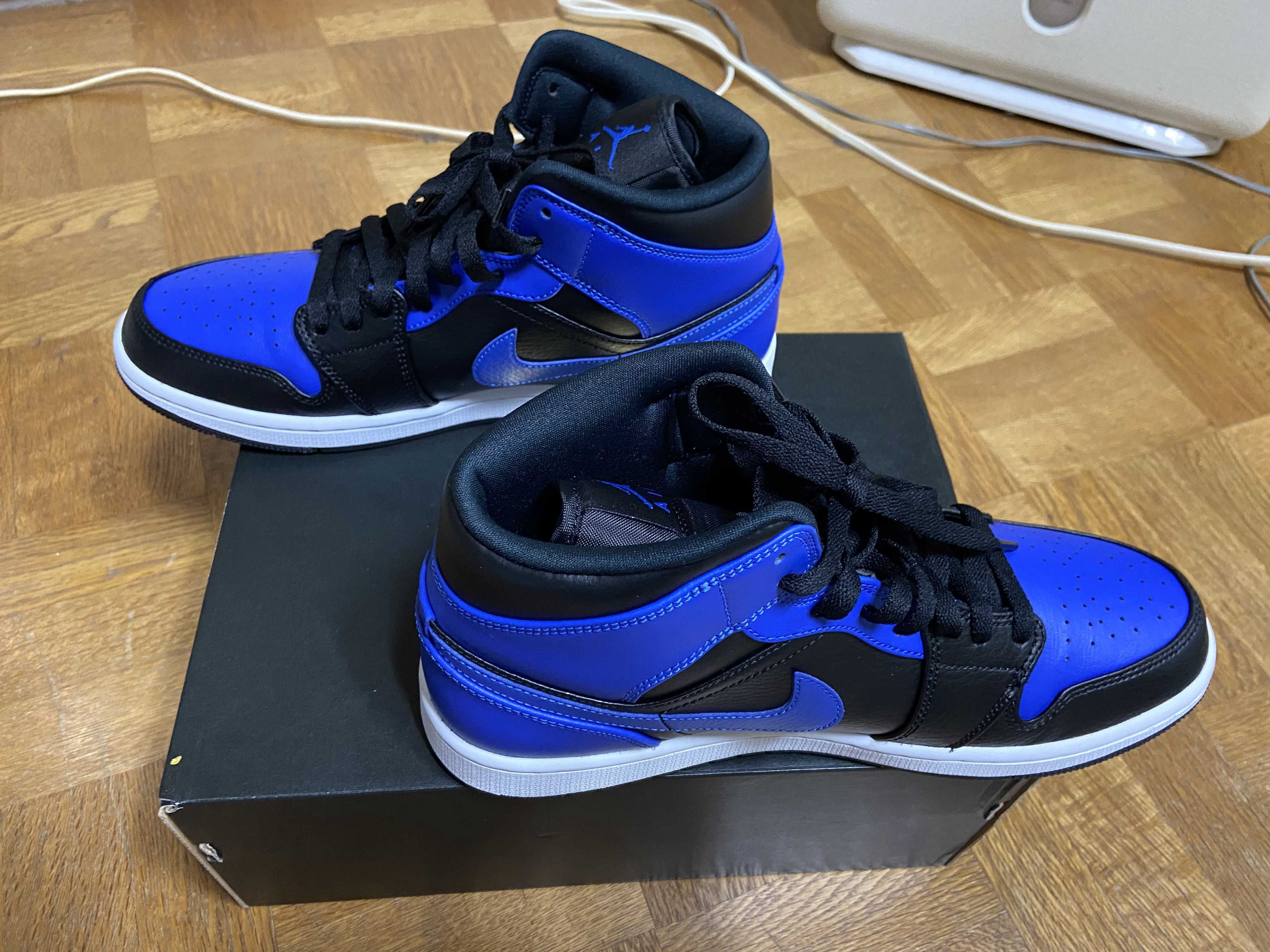 Nike Air Jordan 1 Mid "Hyper Royal"