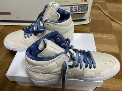 Nike WMNS Air Jordan 1 Mid
