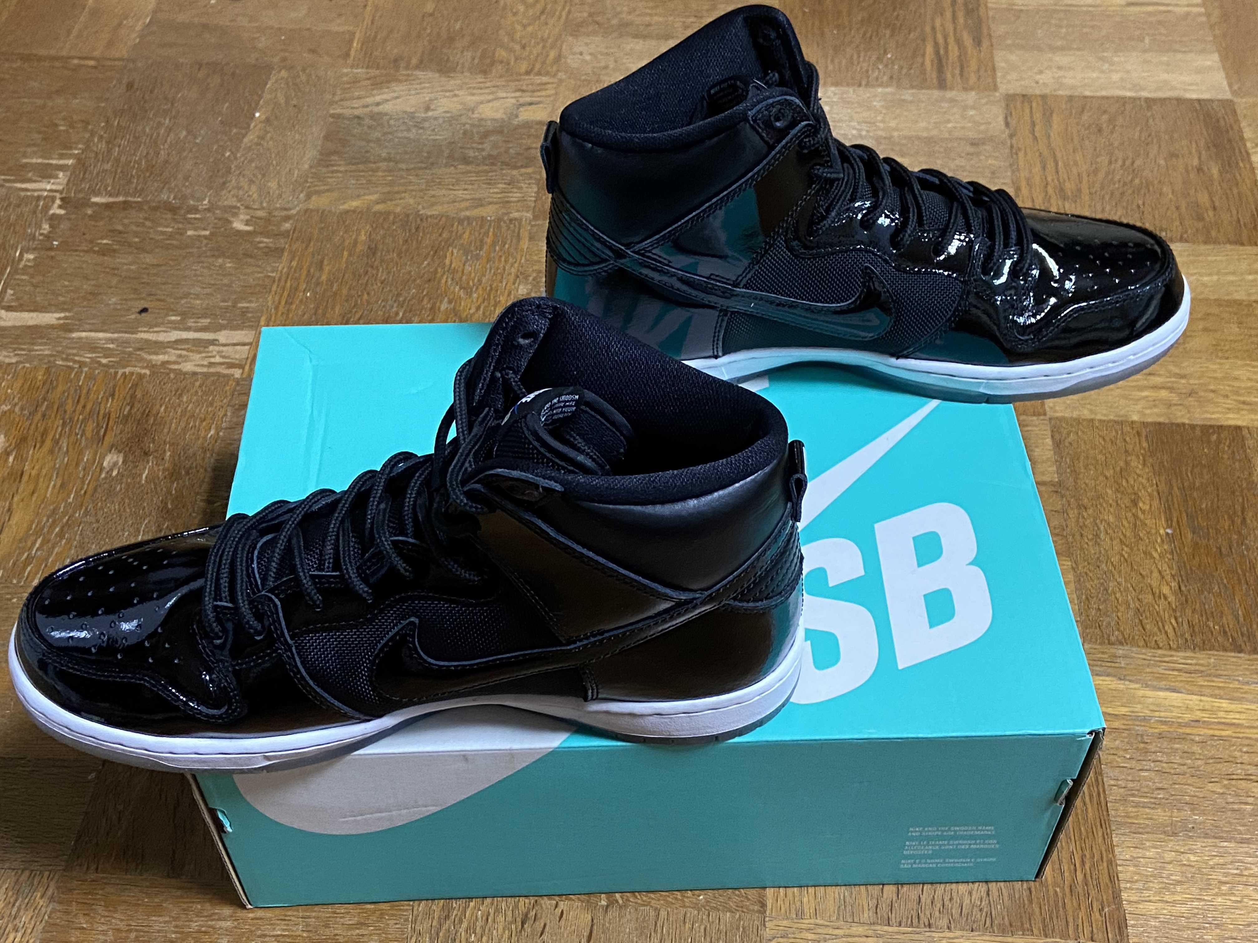 Nike SB Dunk High "Space Jam"