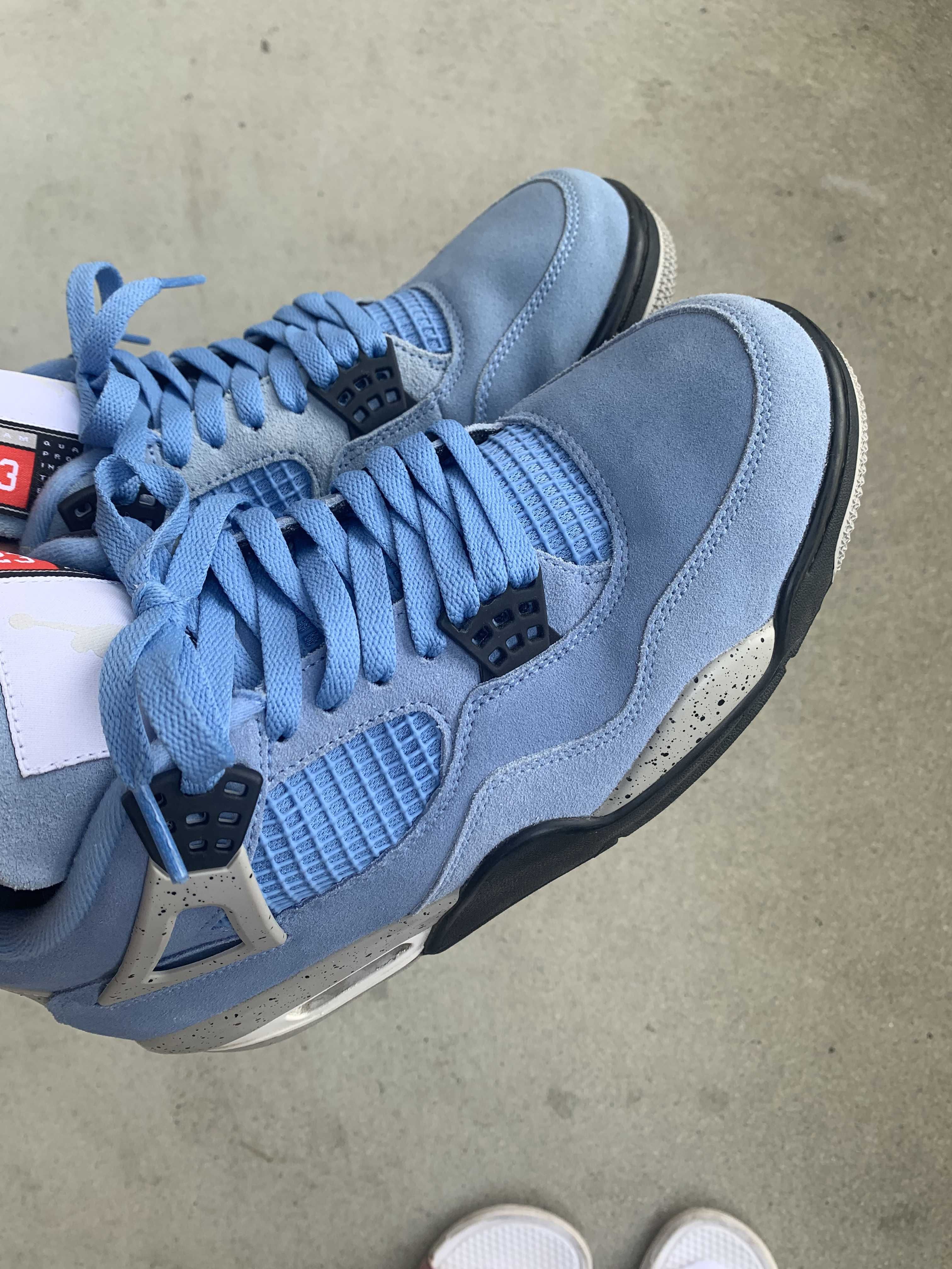 Nike Air Jordan 4 "University Blue"