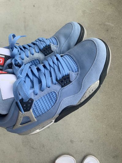Nike Air Jordan 4 "University Blue"