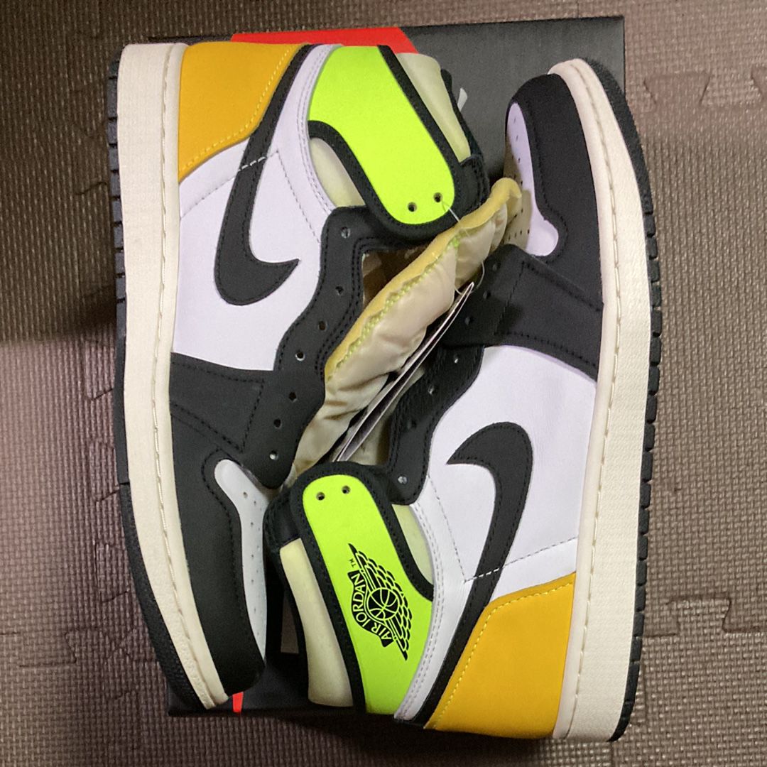 Nike Air Jordan 1 High OG "Volt Gold"
