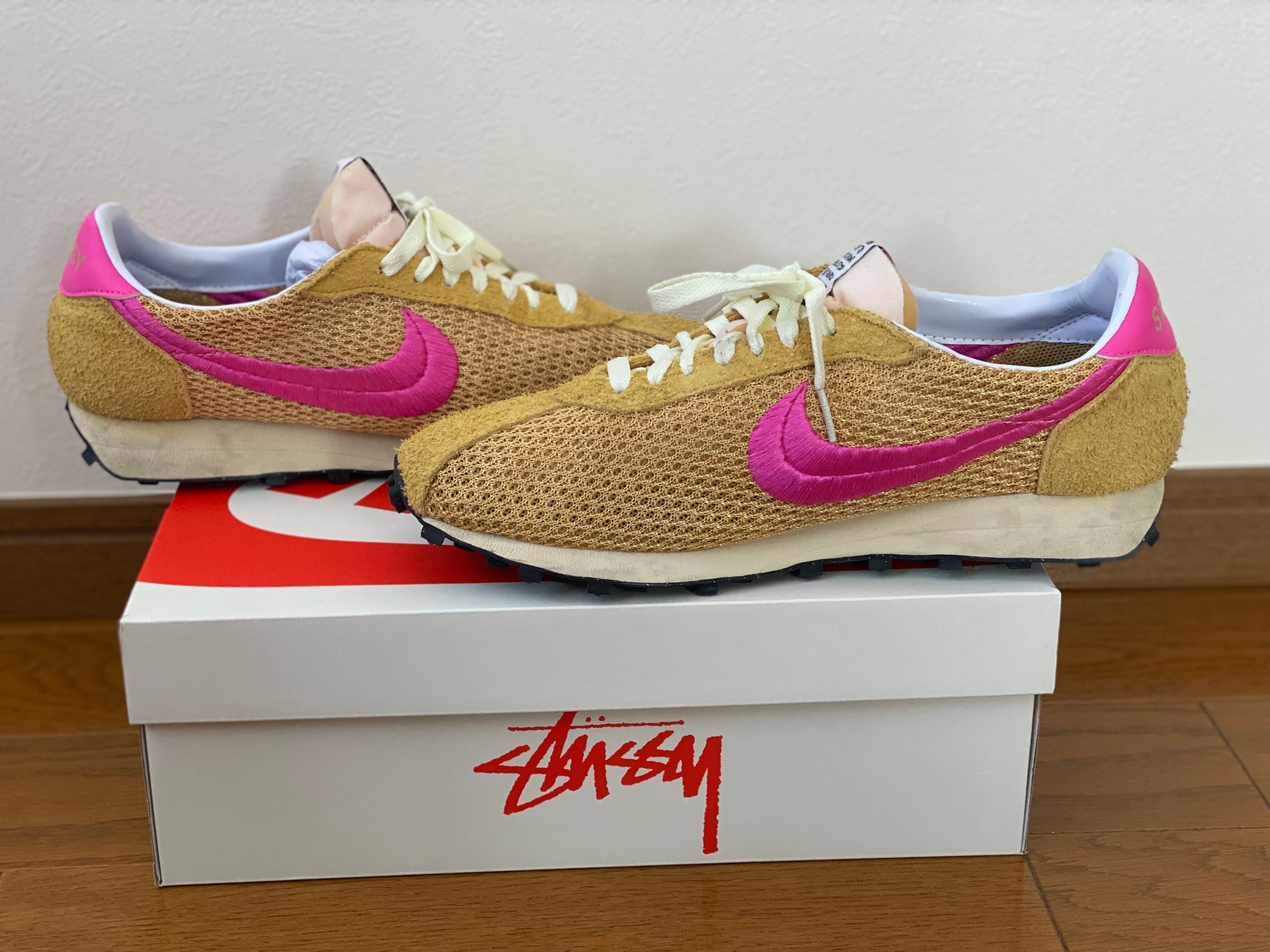 ステューシー × ナイキ LD-1000 "サンデッドゴールド アンド レーザーフューシャ"