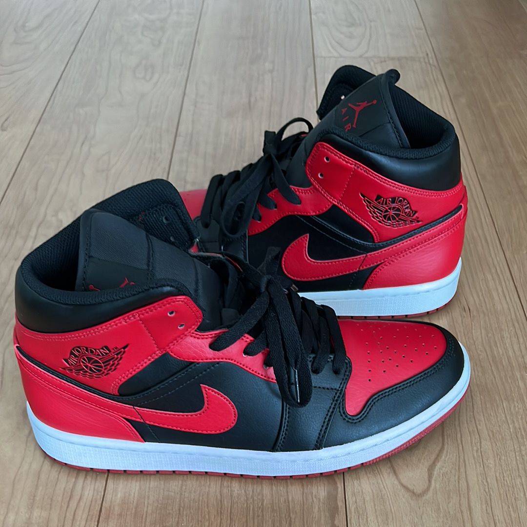 Nike Air Jordan 1 Mid "Bred"
