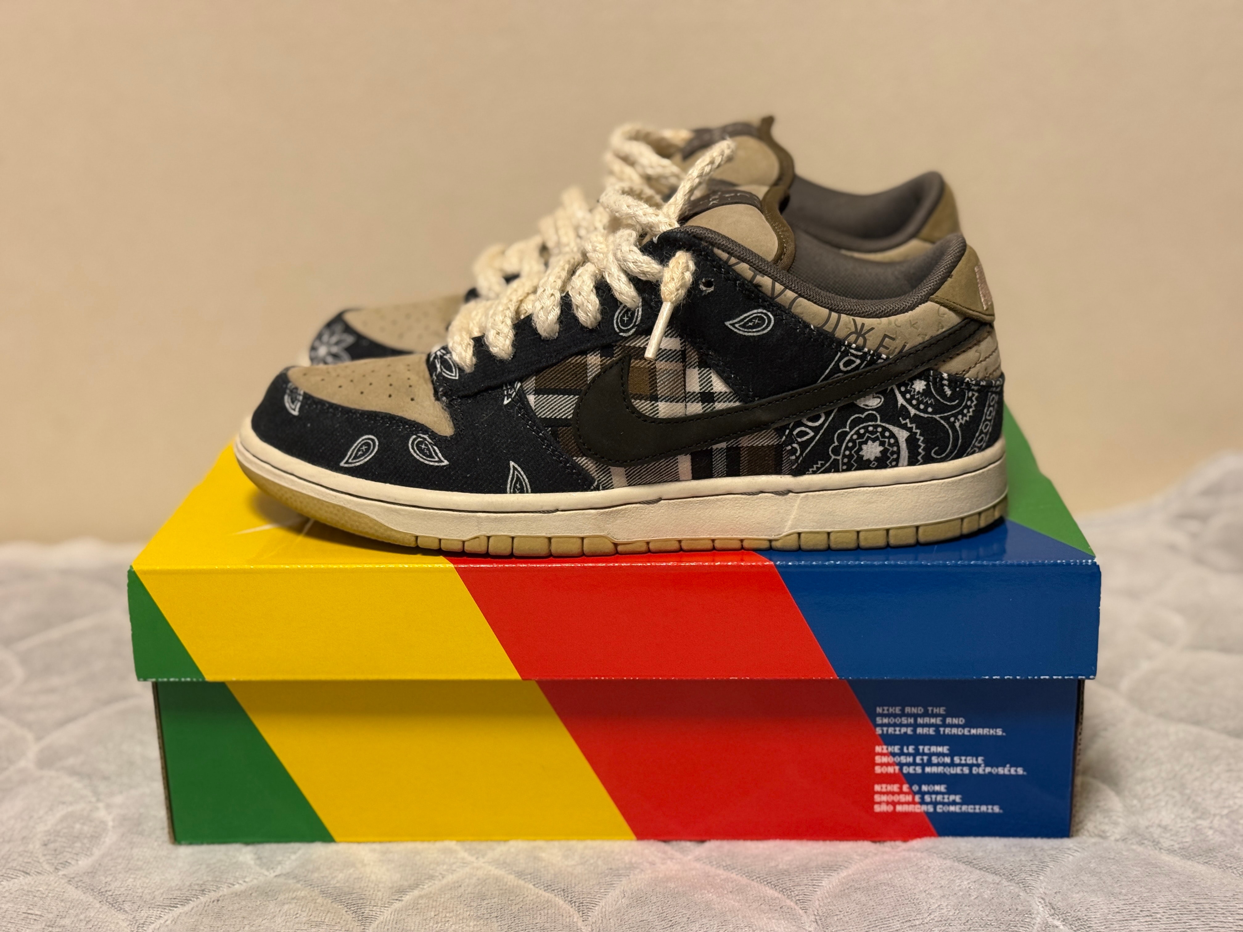 Travis Scott × Nike SB Dunk Low "Black/Parachute Beige"