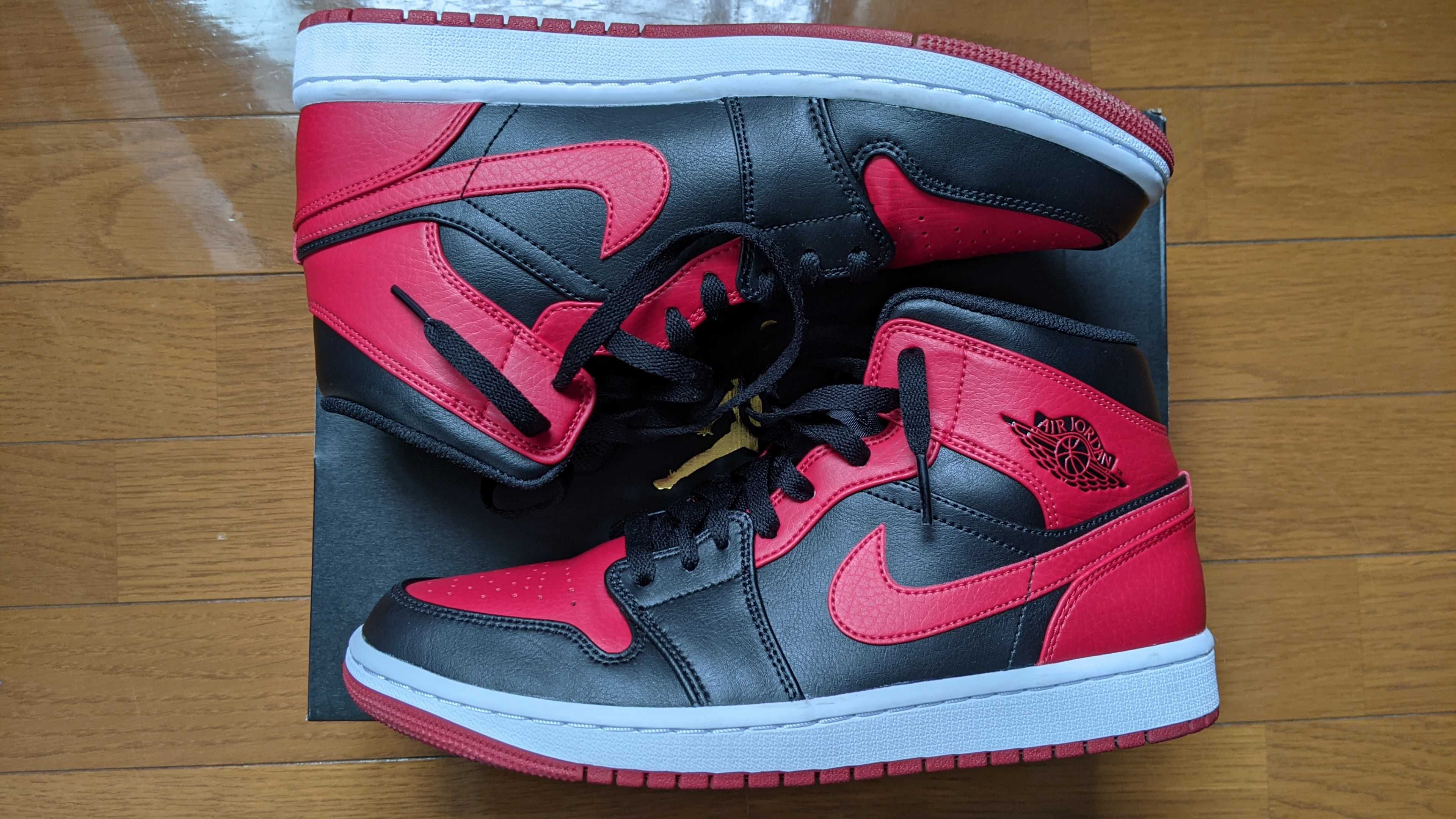 Nike Air Jordan 1 Mid "Bred"