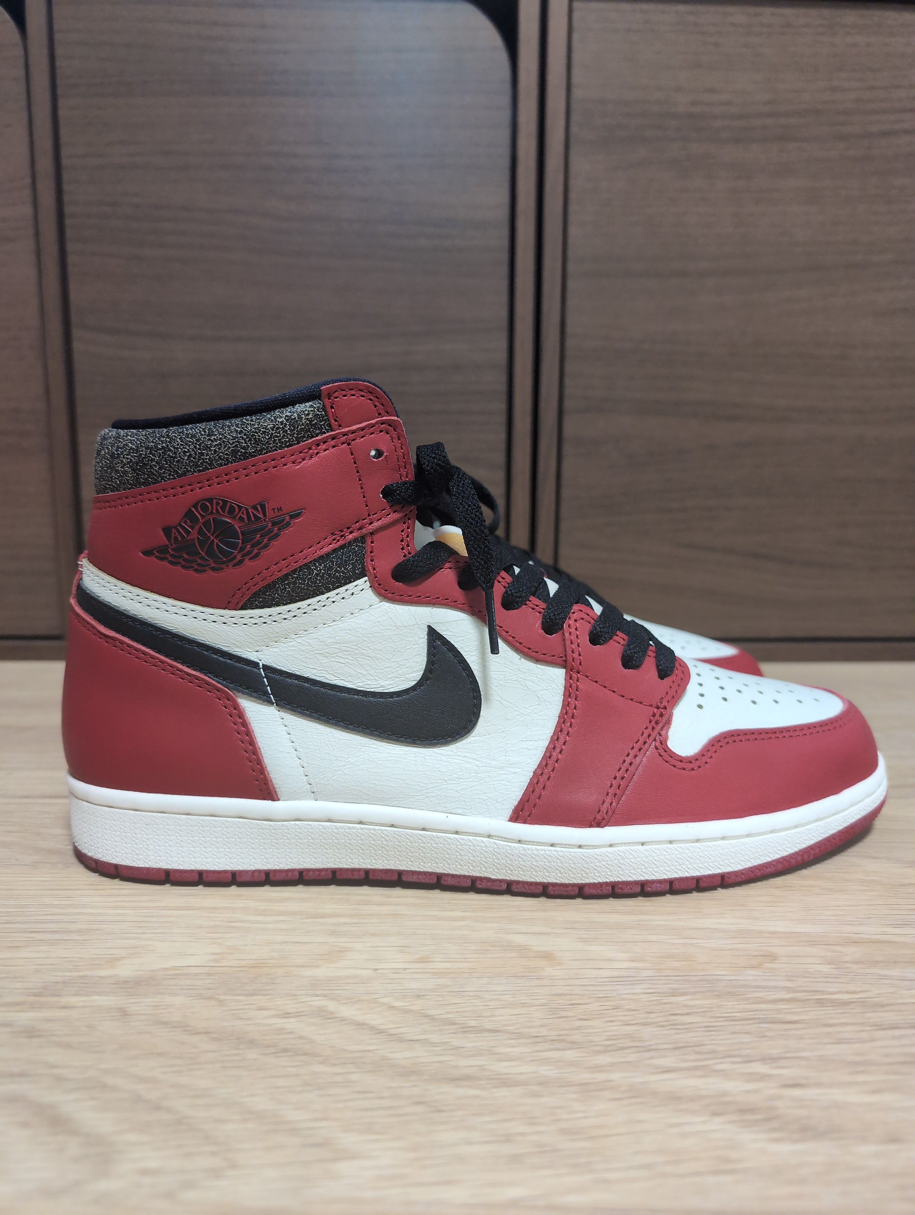 Nike Air Jordan 1 High OG "Lost & Found/Chicago"