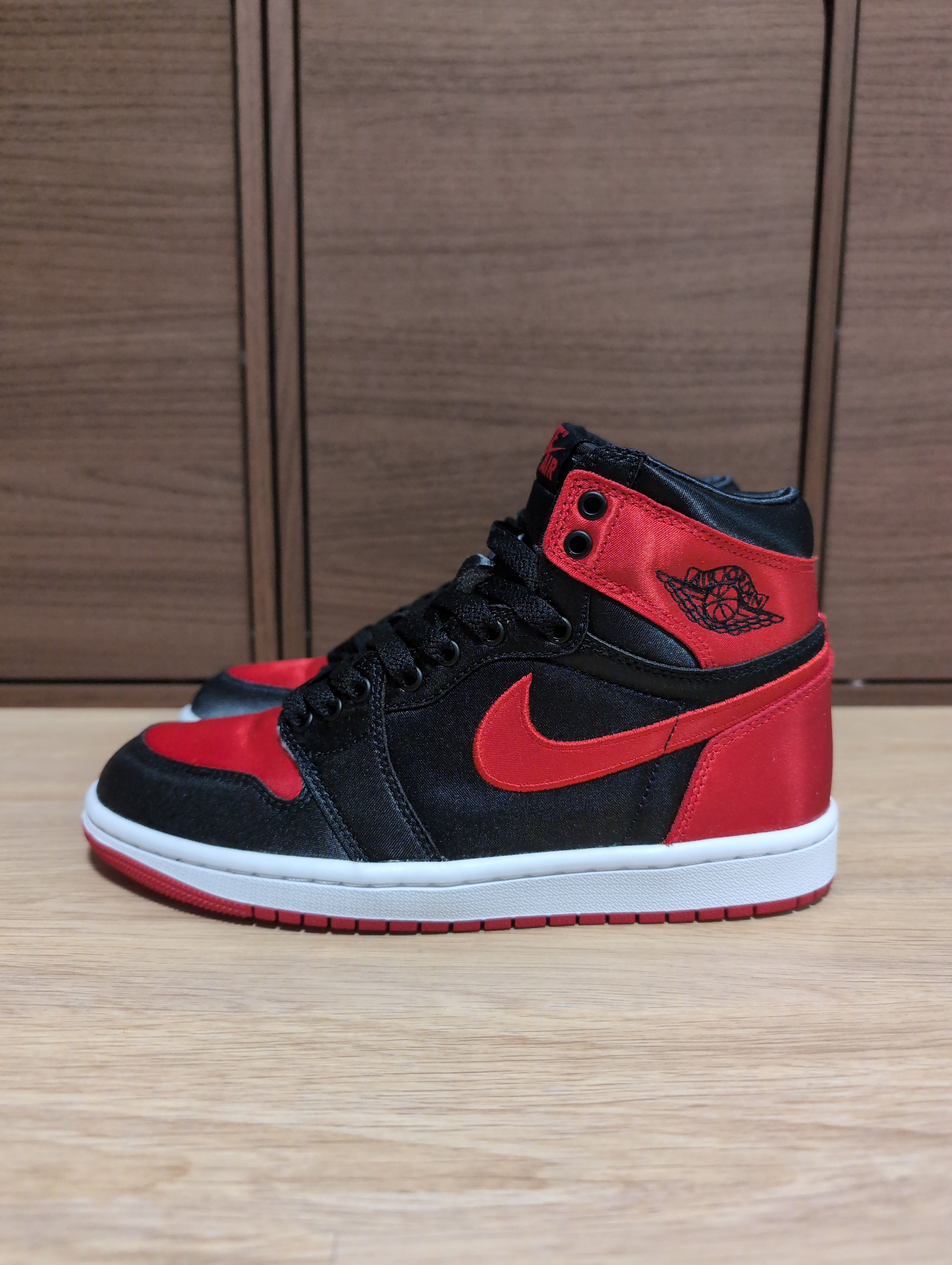 Nike Women's Air Jordan 1 Retro High OG "Satin Bred"