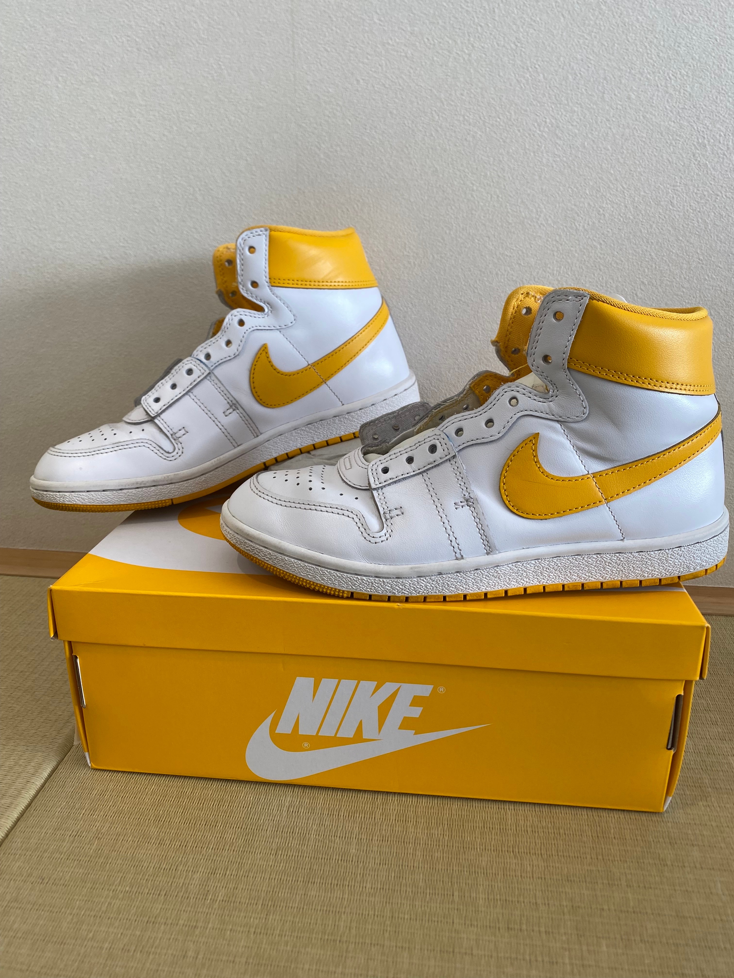 Nike Jordan Air Ship SP "University Gold"