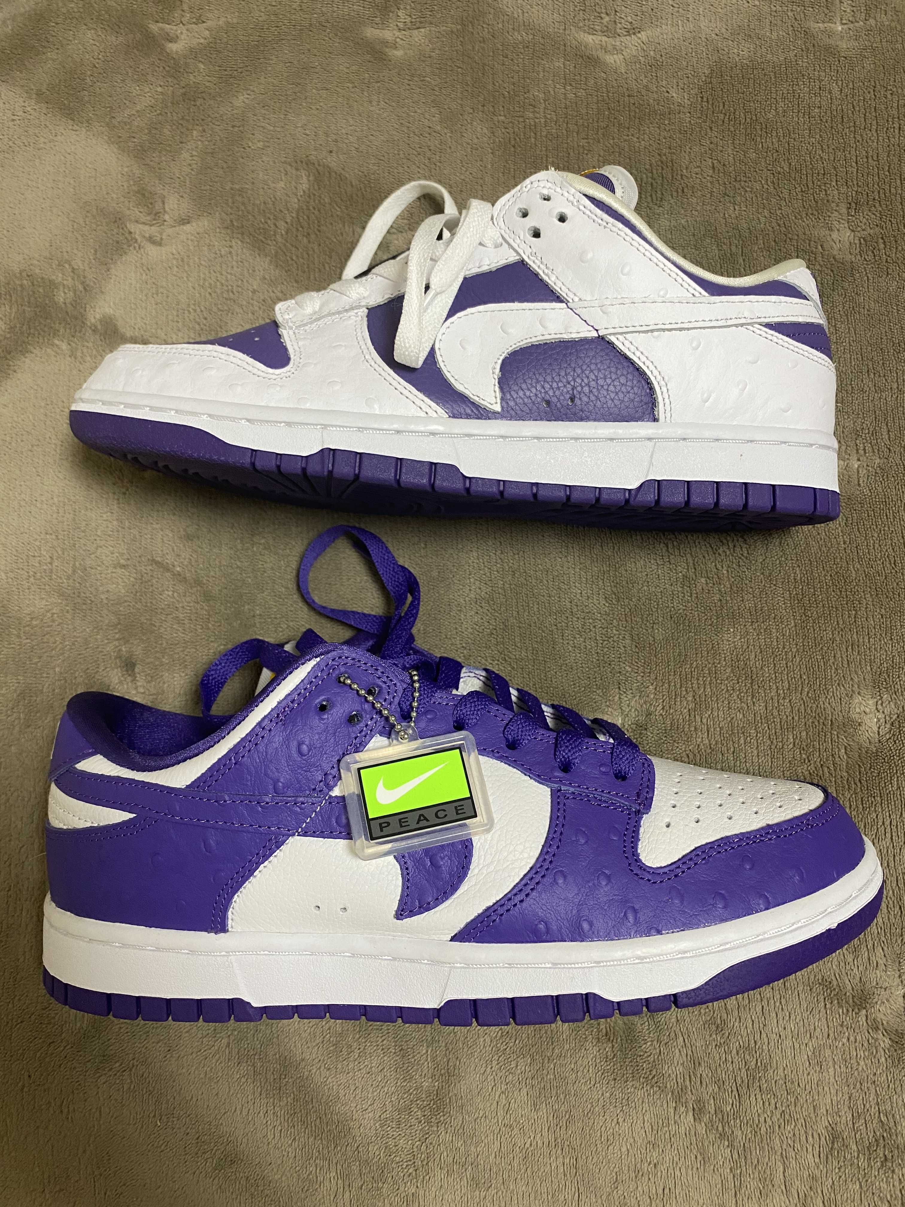 Nike Women's Dunk Low "Made You Look"