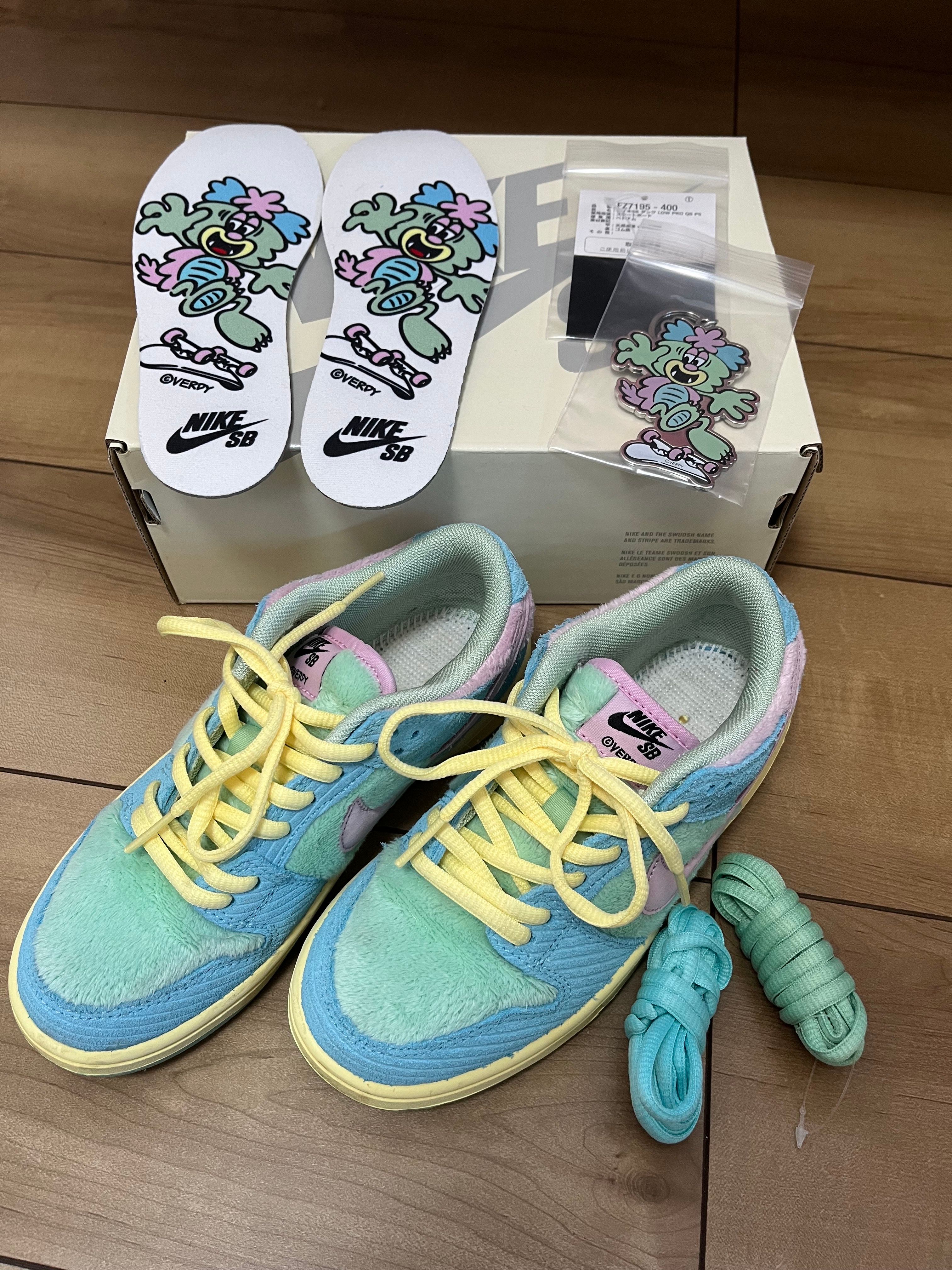 VERDY × Nike SB Dunk Low Pro QS "Visty/Blue Gaze and Enamel Green"