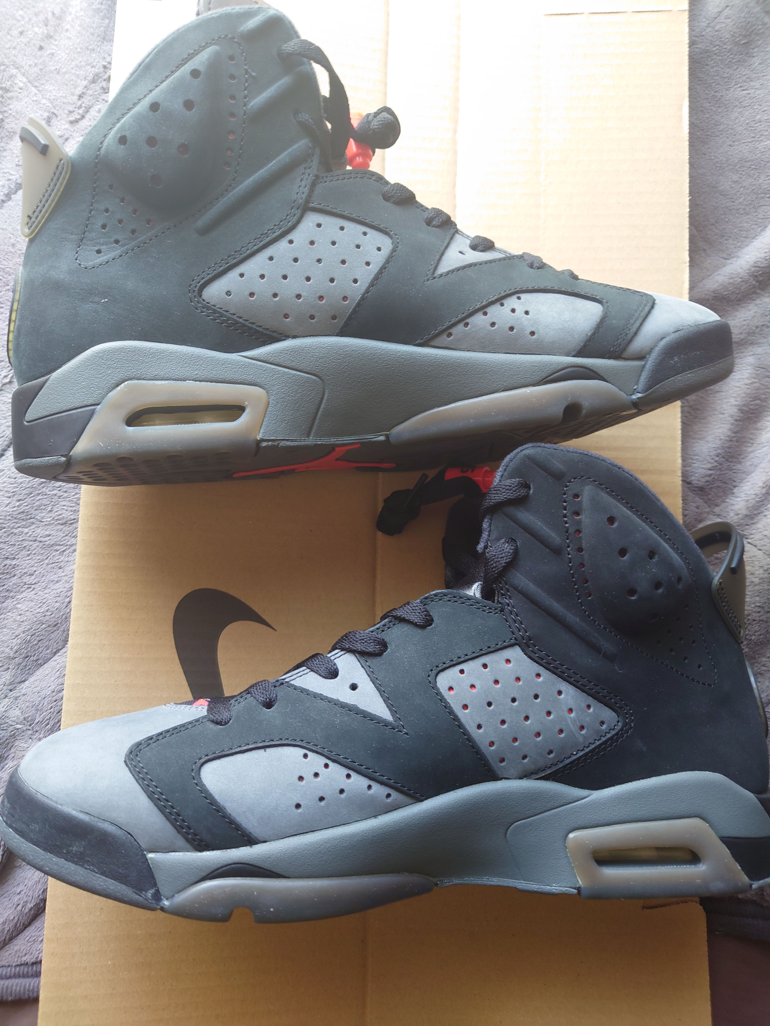 NIKE × PARIS SAINT GERMAIN AIR JORDAN 6 RETRO INFRARED