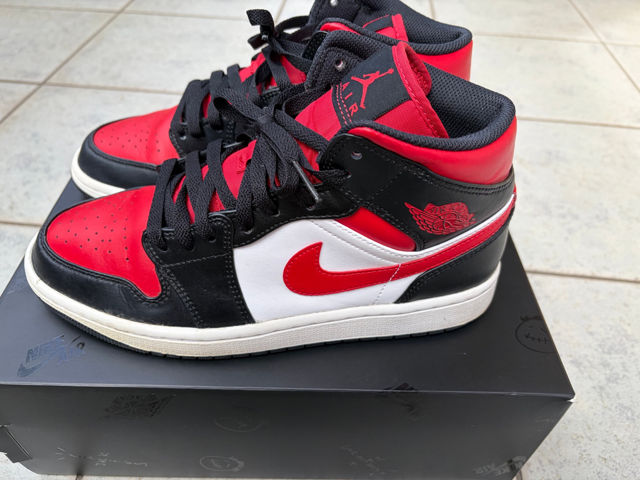 Nike Air Jordan 1 Mid "White/Gym Red Black"