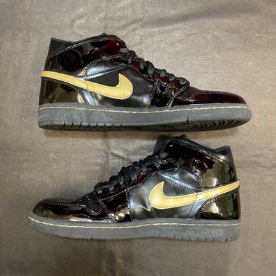 Nike Air Jordan 1 Retro Mid "Black Metalic Gold"