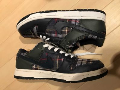 Nike SB Women's Dunk Low "Obsidian/Outdoor Green"